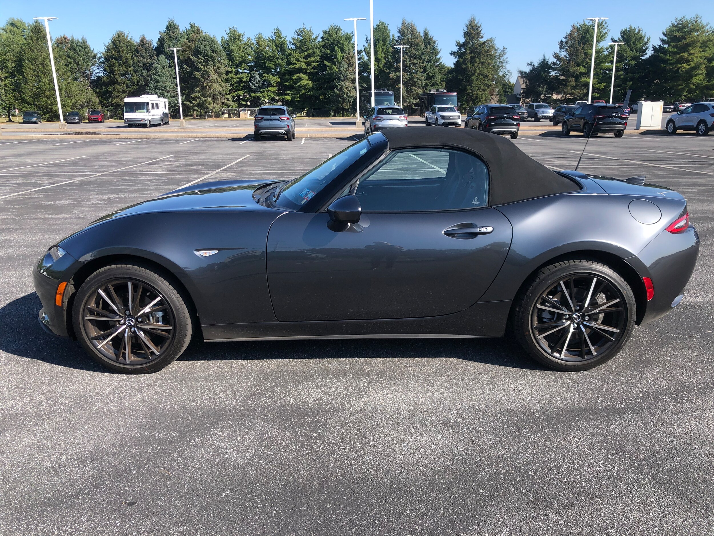 2024 Mazda MX-5 Miata Miata Grand Touring photo 2