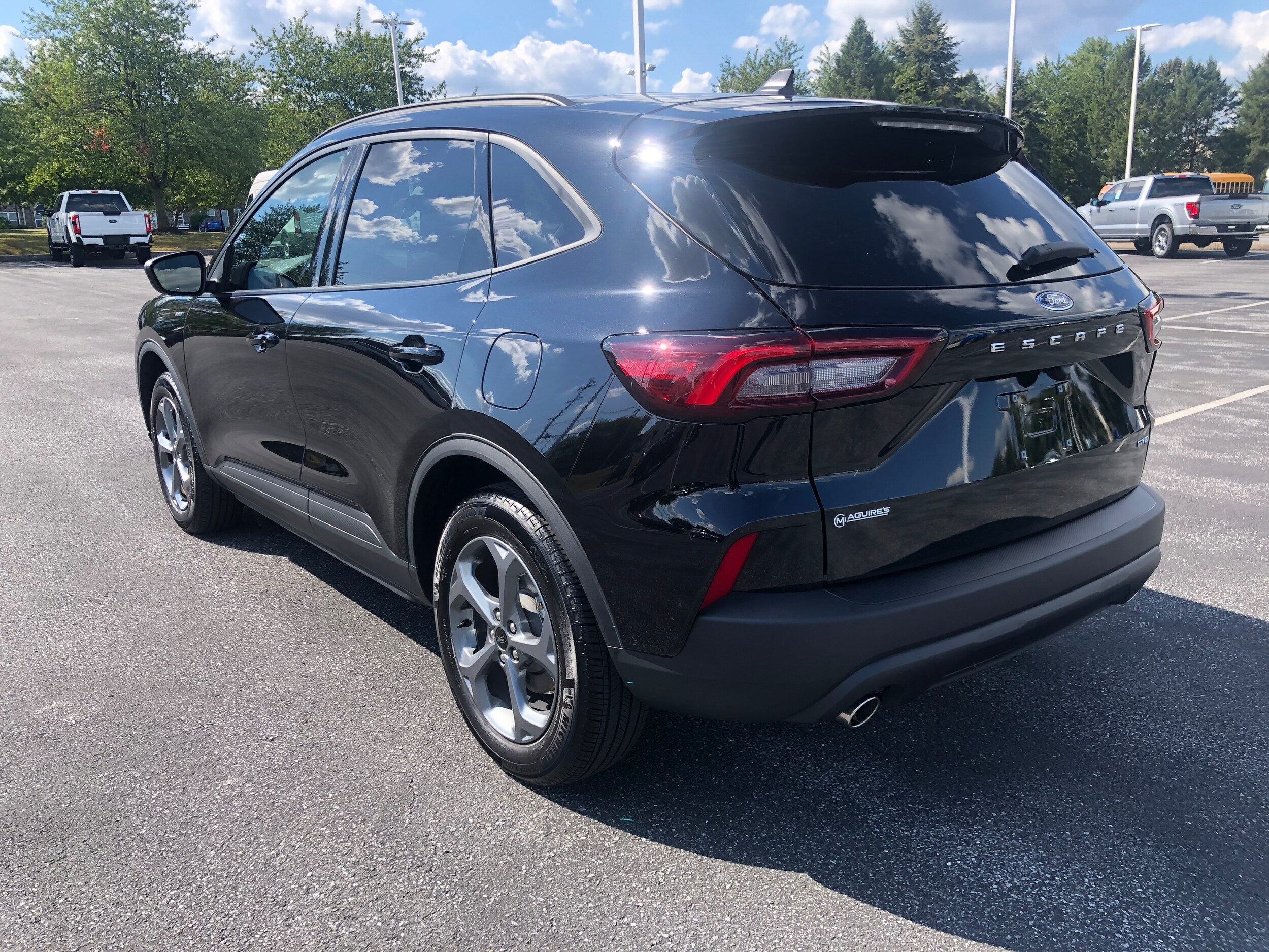 2025 Ford Escape ST-Line photo 3