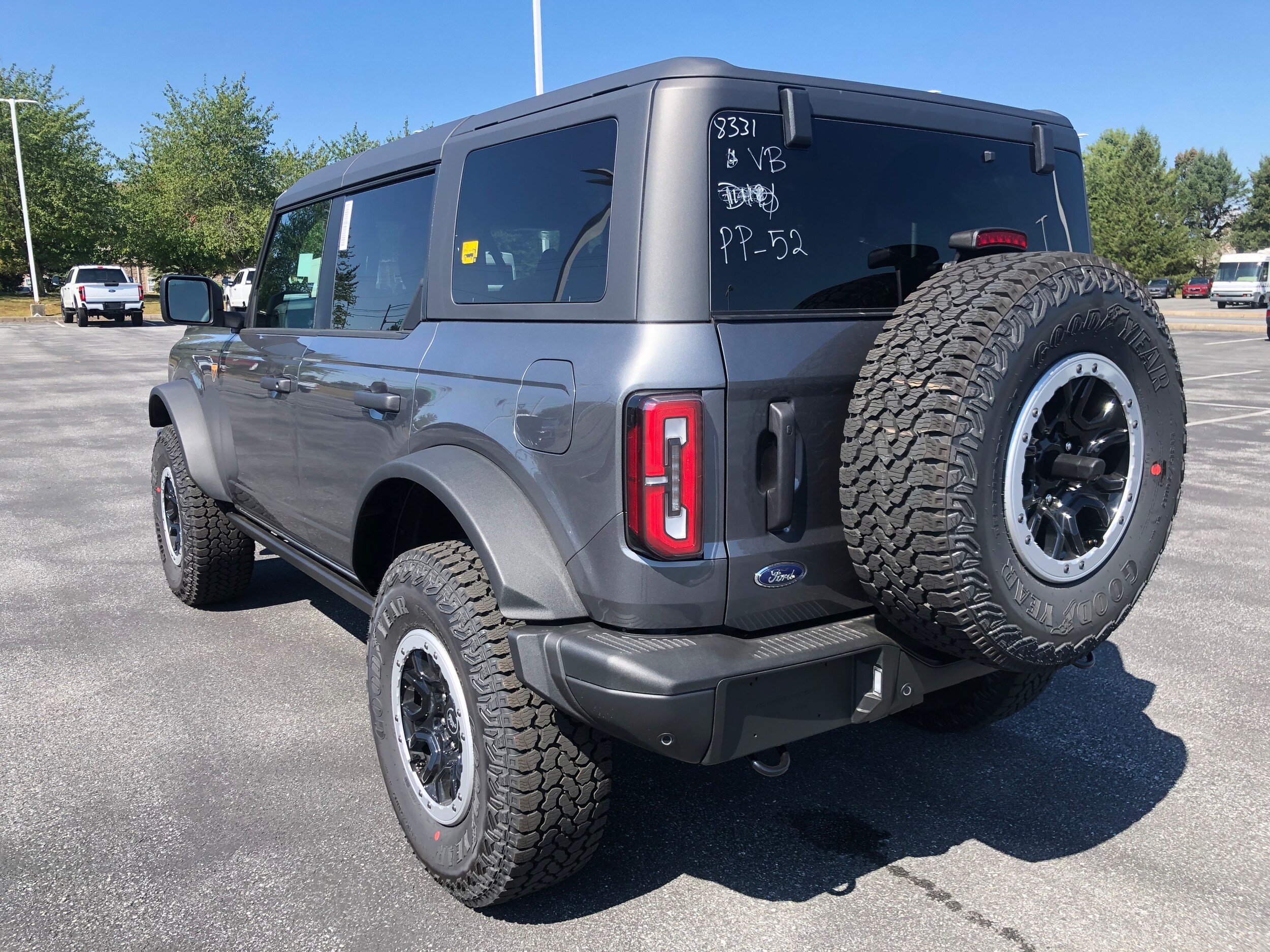 2025 Ford Bronco Badlands photo 3