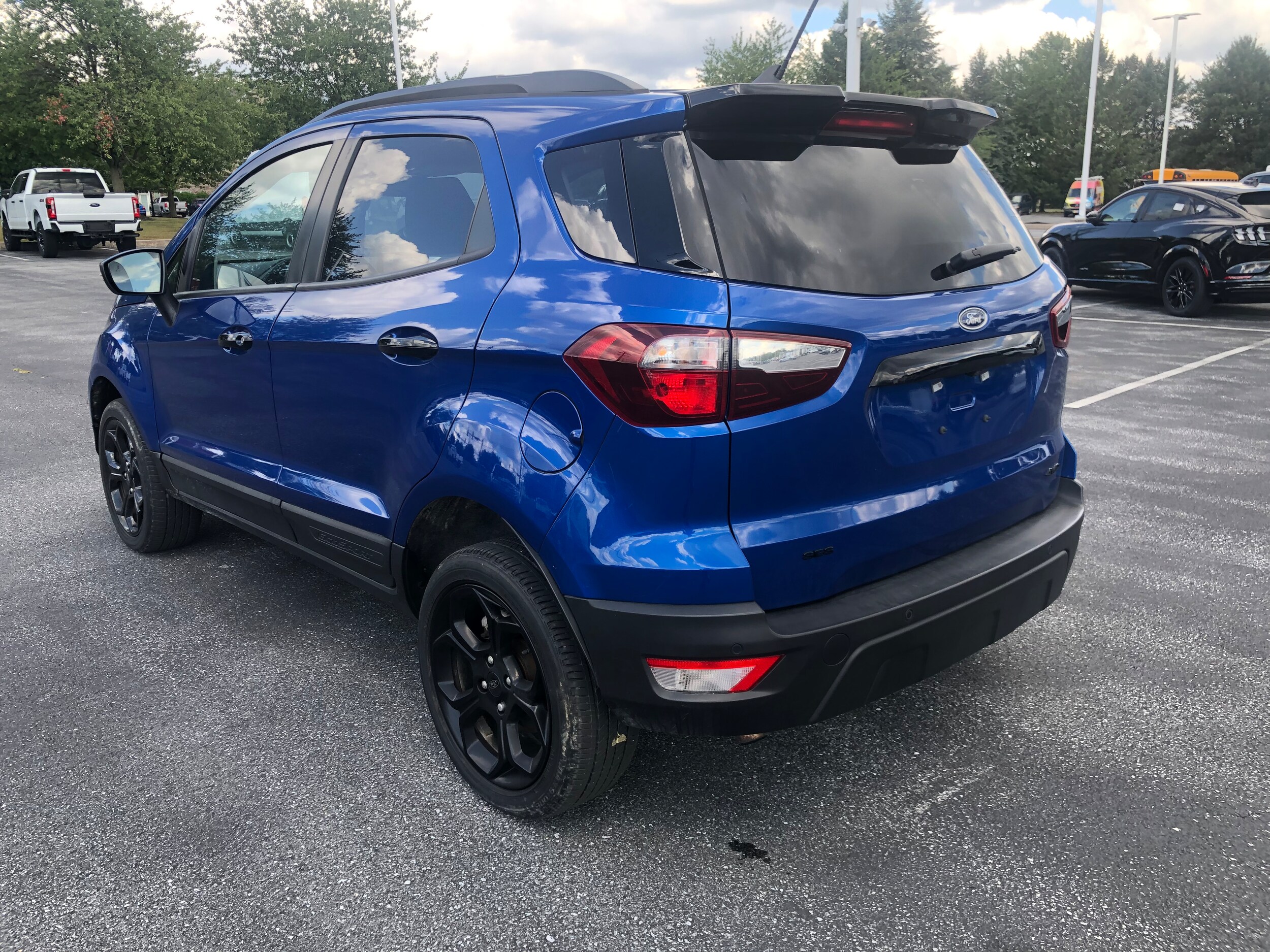 2021 Ford EcoSport SES photo 2