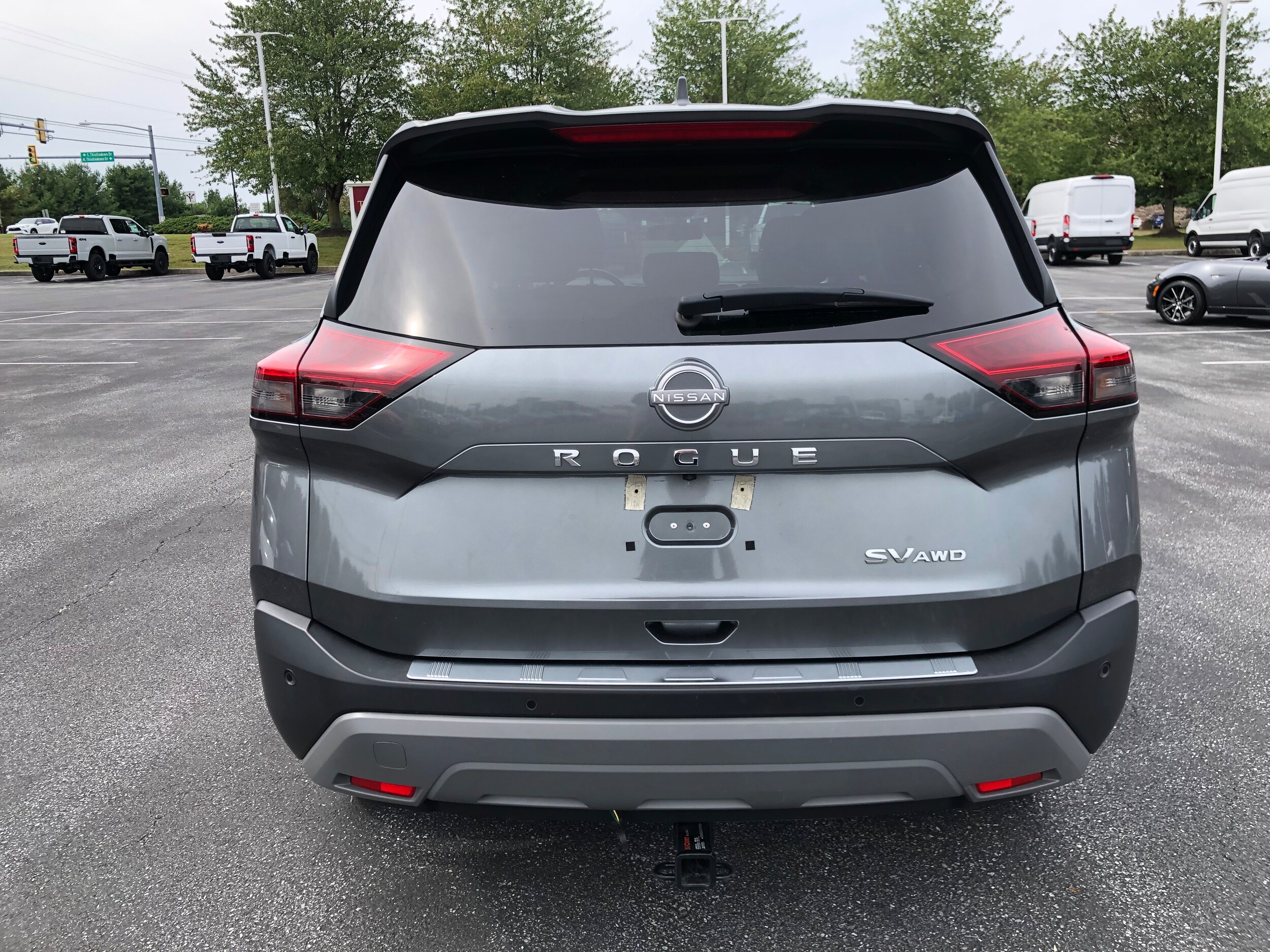 2023 Nissan Rogue SV photo 3