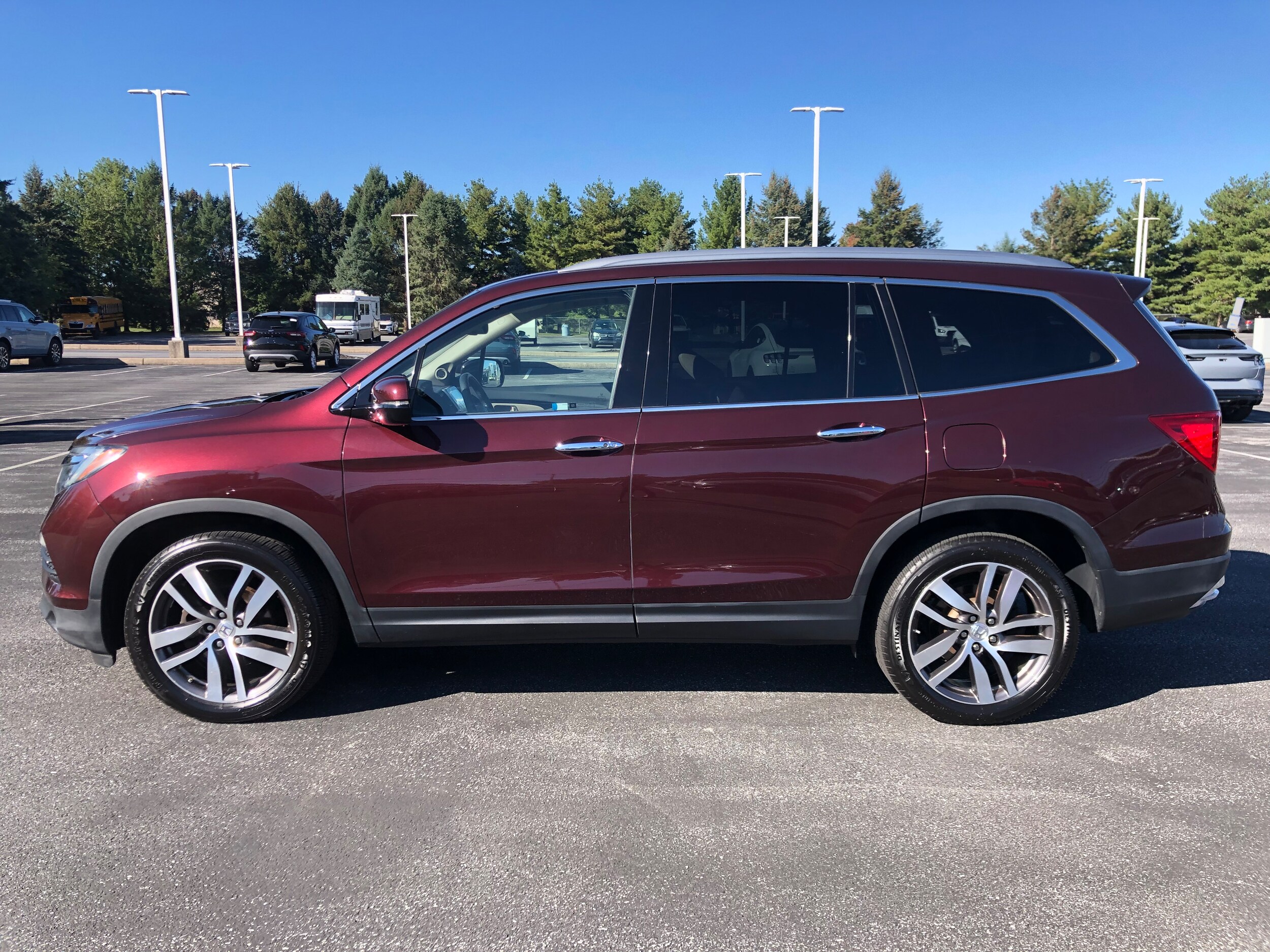 2016 Honda Pilot Touring photo 2