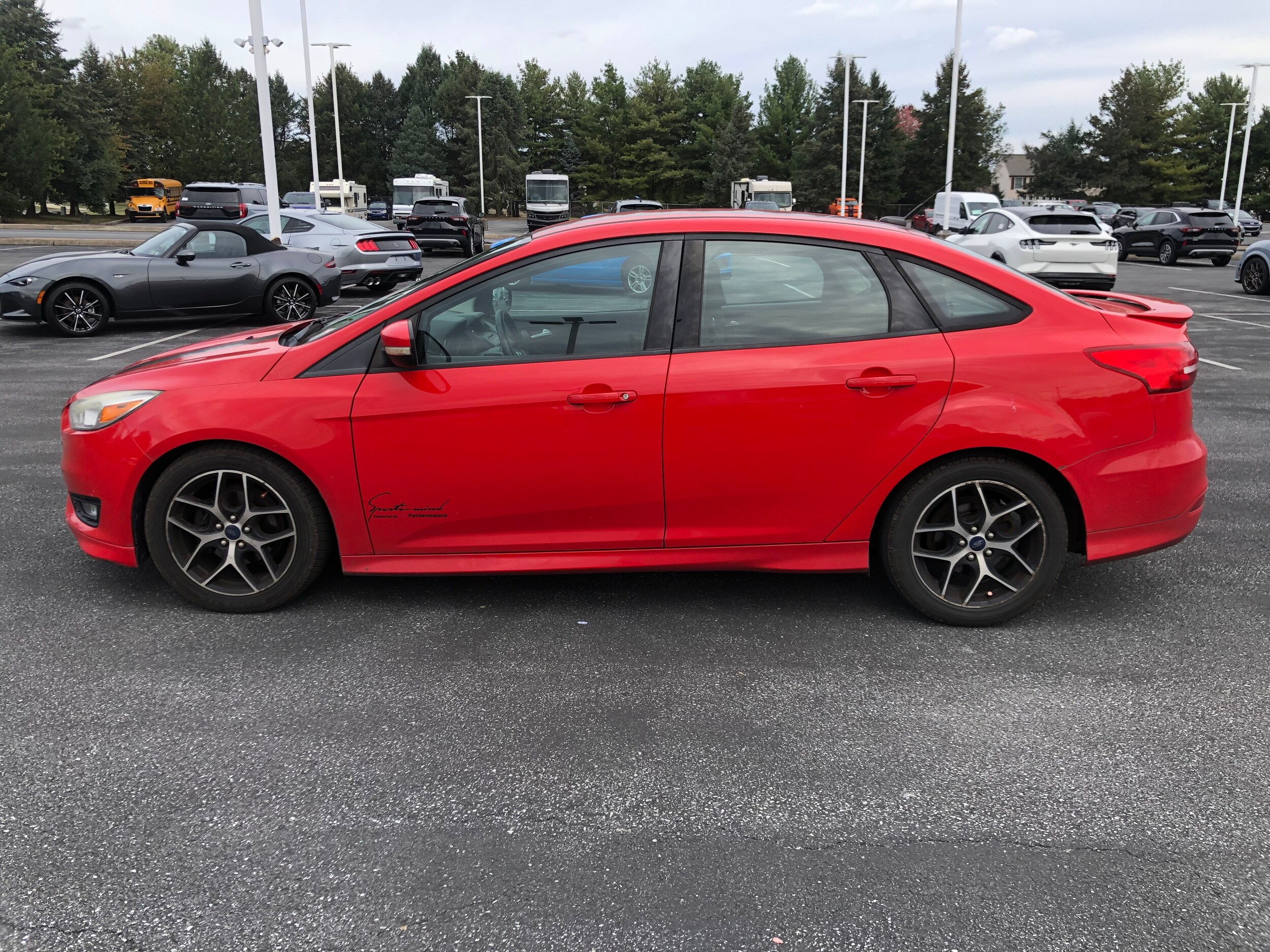 2016 Ford Focus SE photo 2