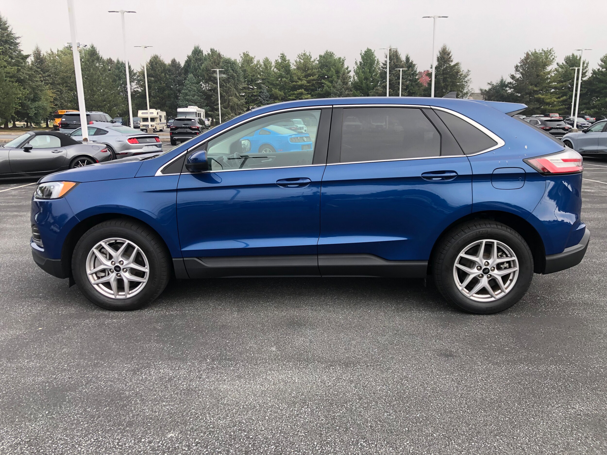 2024 Ford Edge SEL photo 2