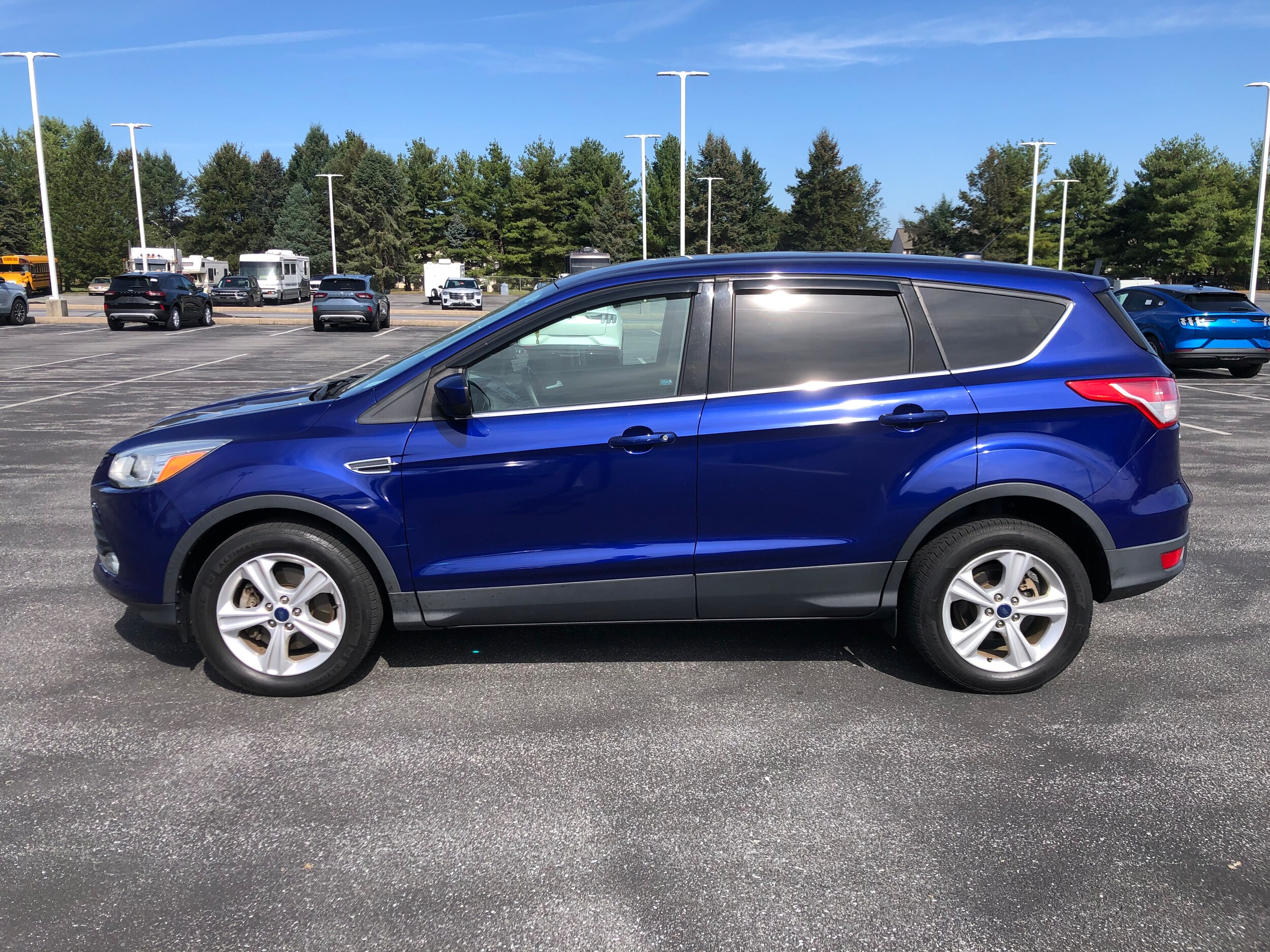 2015 Ford Escape SE photo 2
