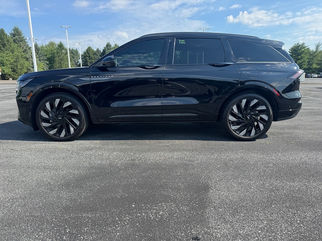 Used 2024 Lincoln Nautilus Reserve SUV