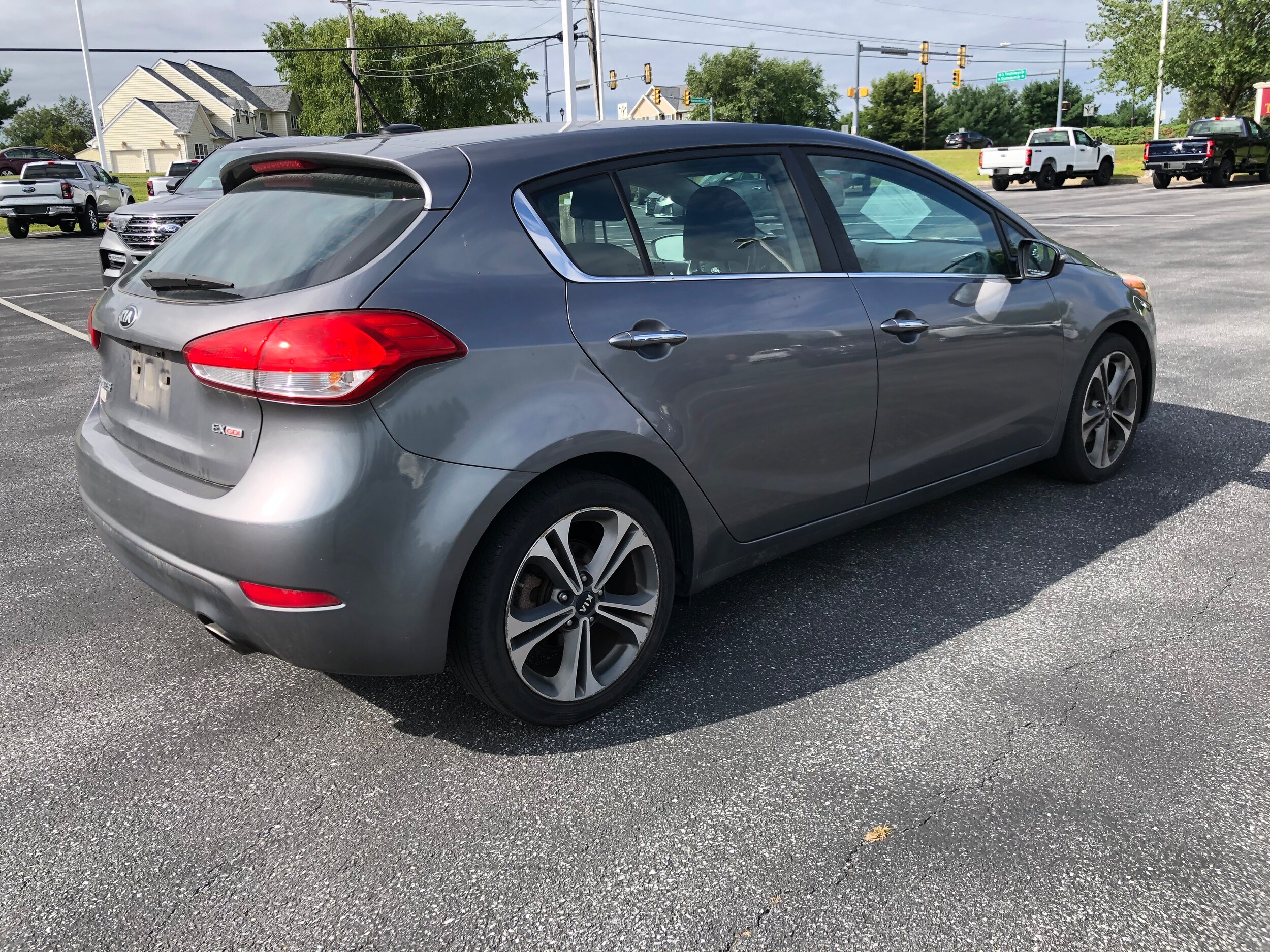 2016 Kia Forte EX photo 2