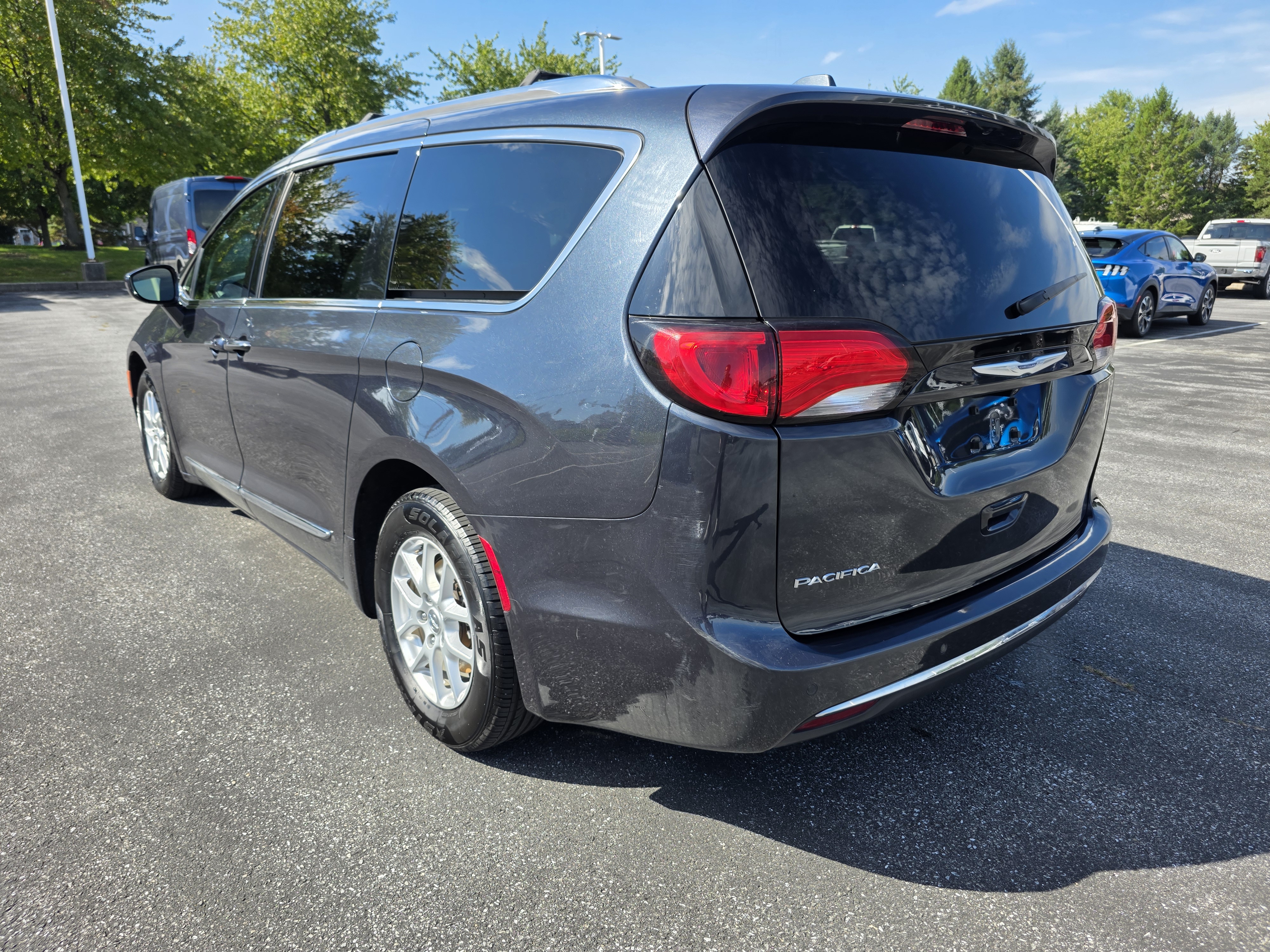Certified 2020 Chrysler Pacifica Touring L Minivan/Van