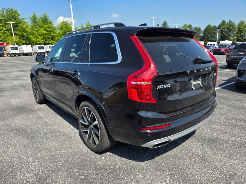 Used 2018 Volvo XC90 T6 Momentum SUV