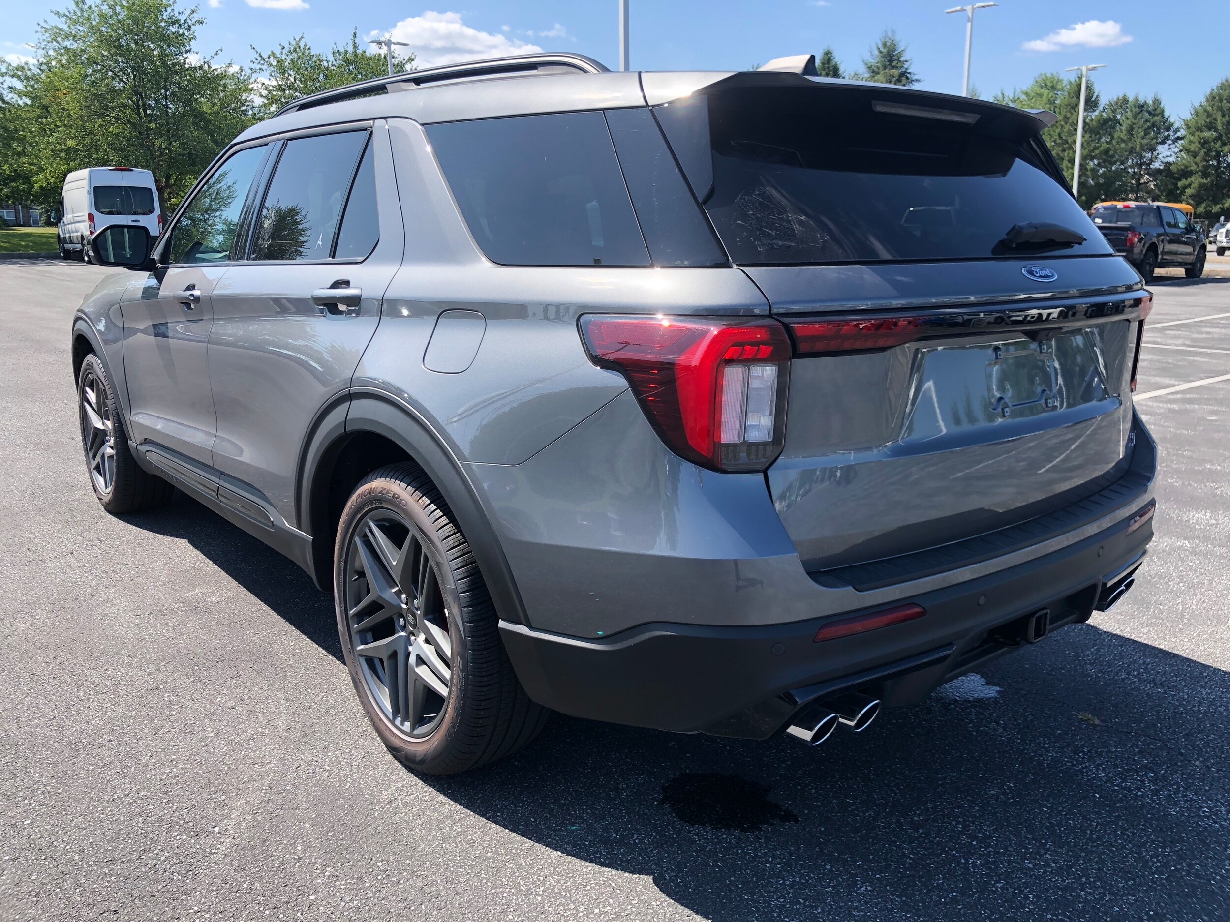 2025 Ford Explorer ST photo 2