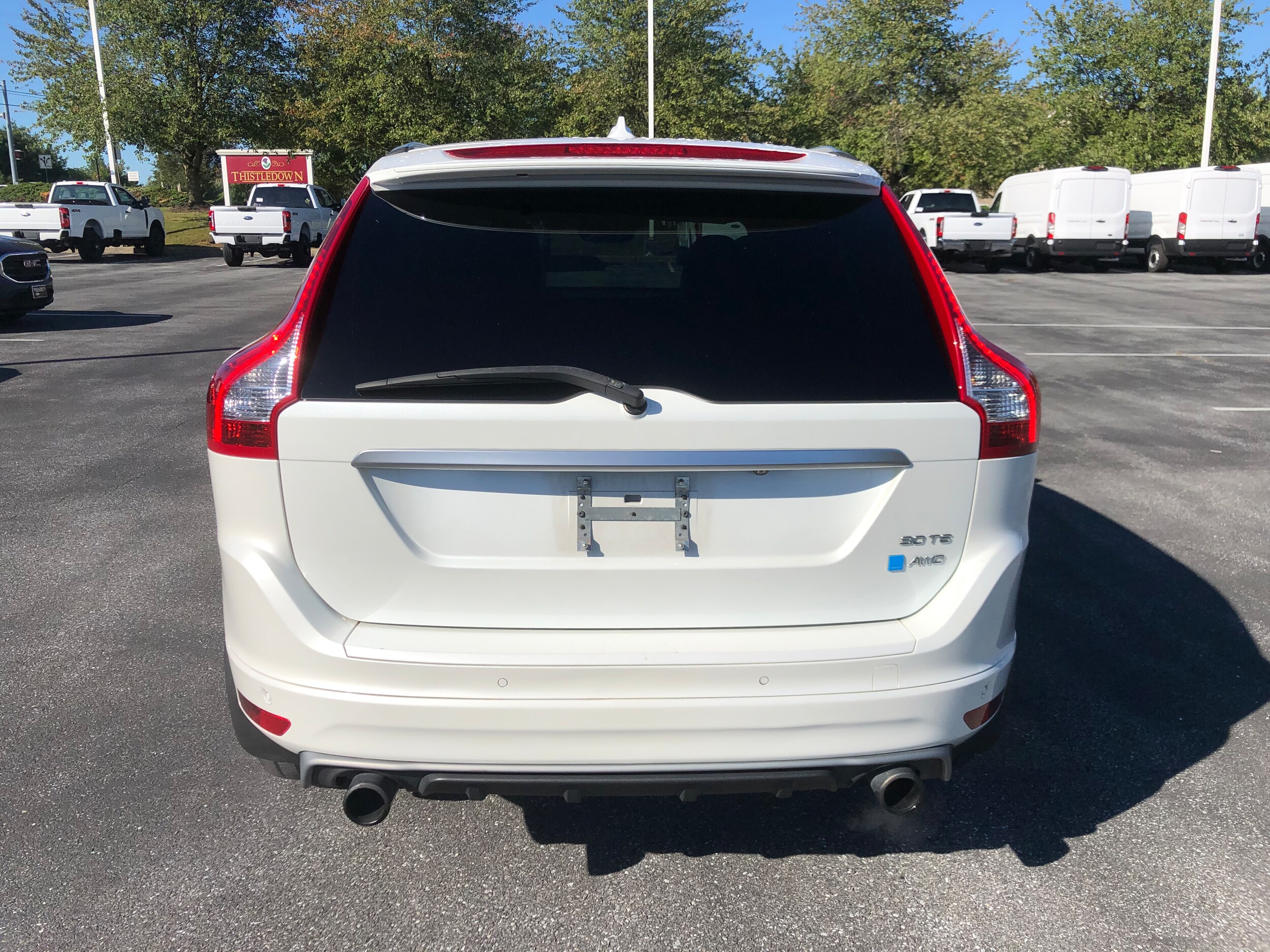 2016 Volvo XC60 T6 R-Design Platinum photo 4