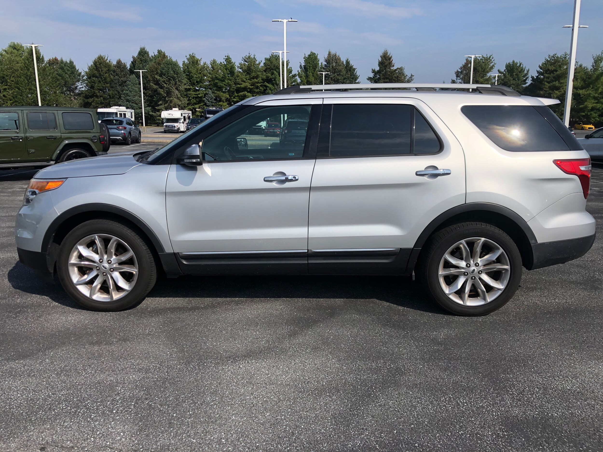 2015 Ford Explorer Limited photo 2