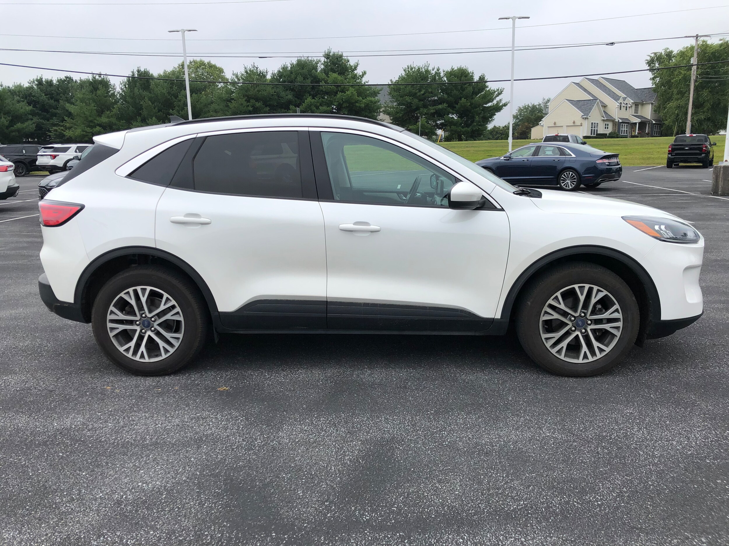 2022 Ford Escape SEL photo 3