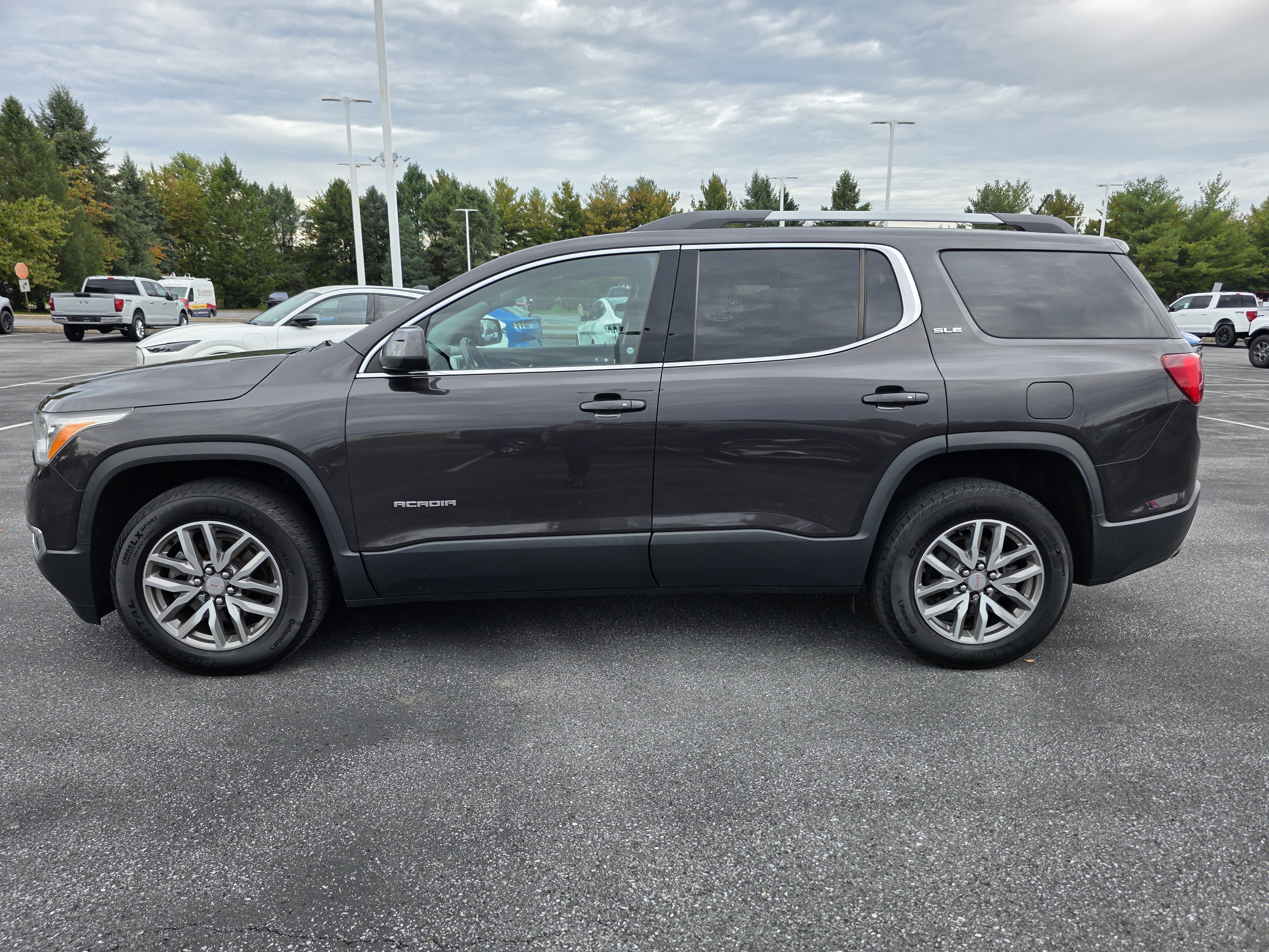 Used 2019 GMC Acadia SLE-2 with VIN 1GKKNSLS4KZ125587 for sale in Palmyra, PA