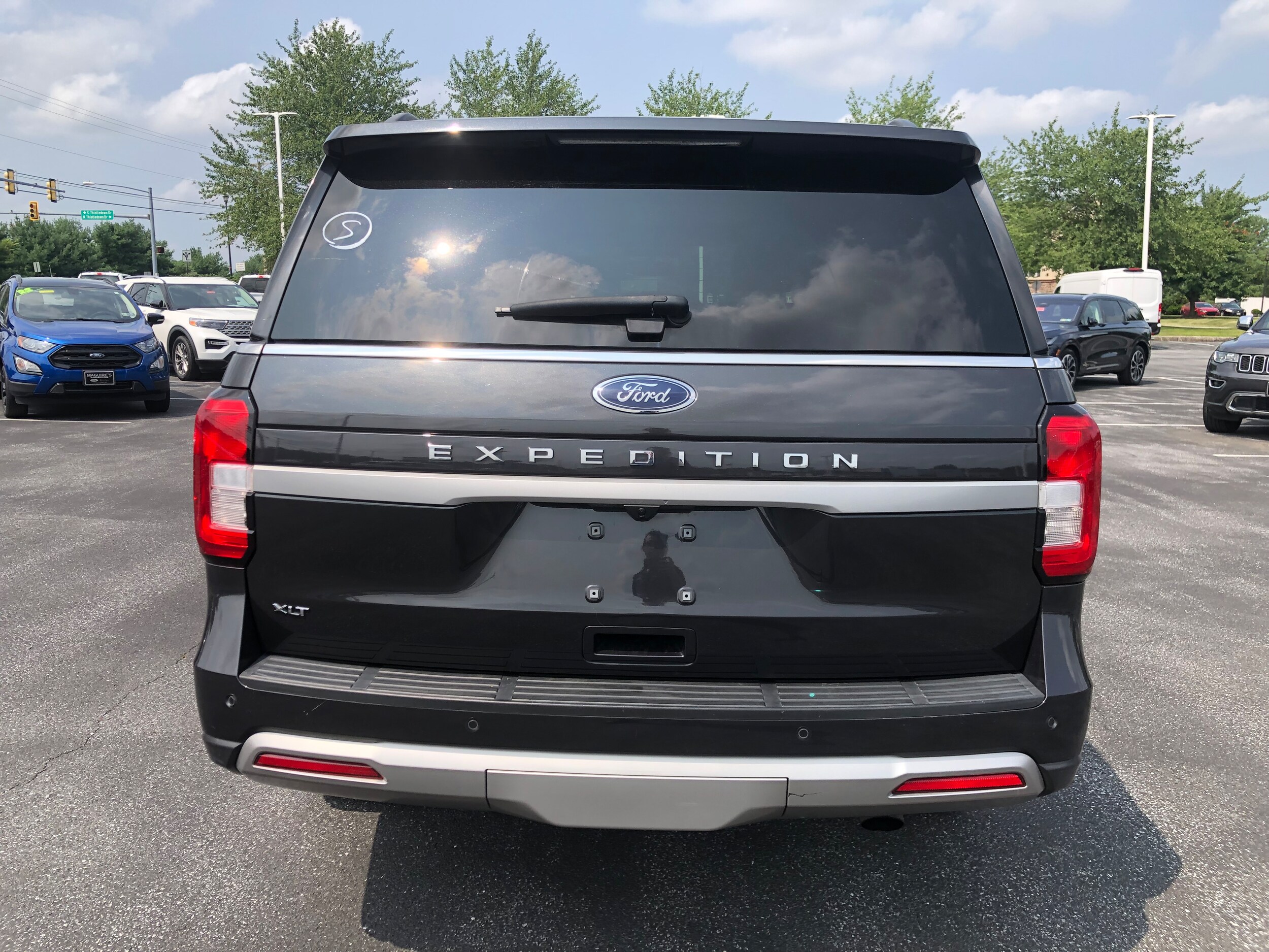 2022 Ford Expedition XLT photo 3