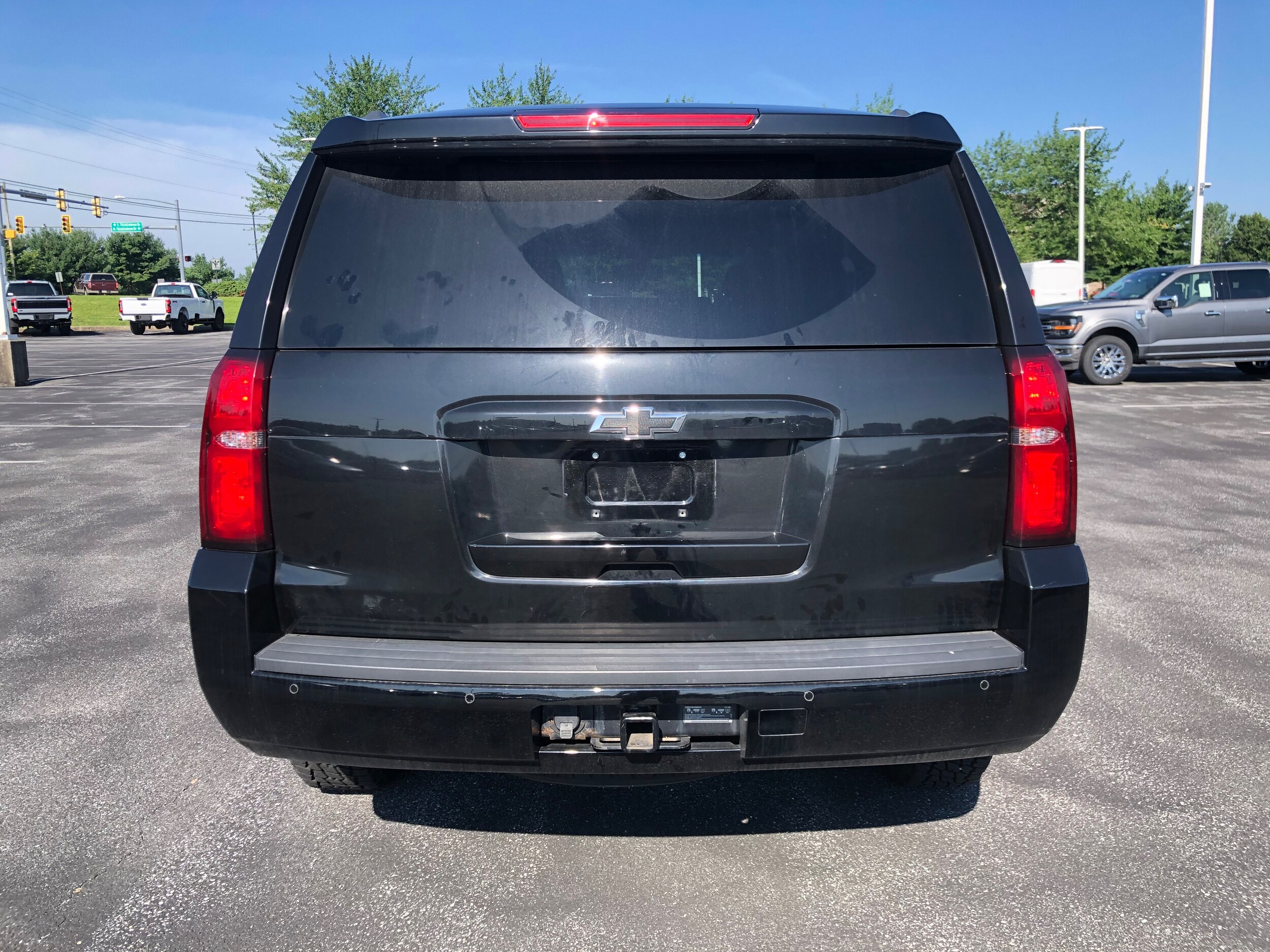 2019 Chevrolet Tahoe LS photo 3