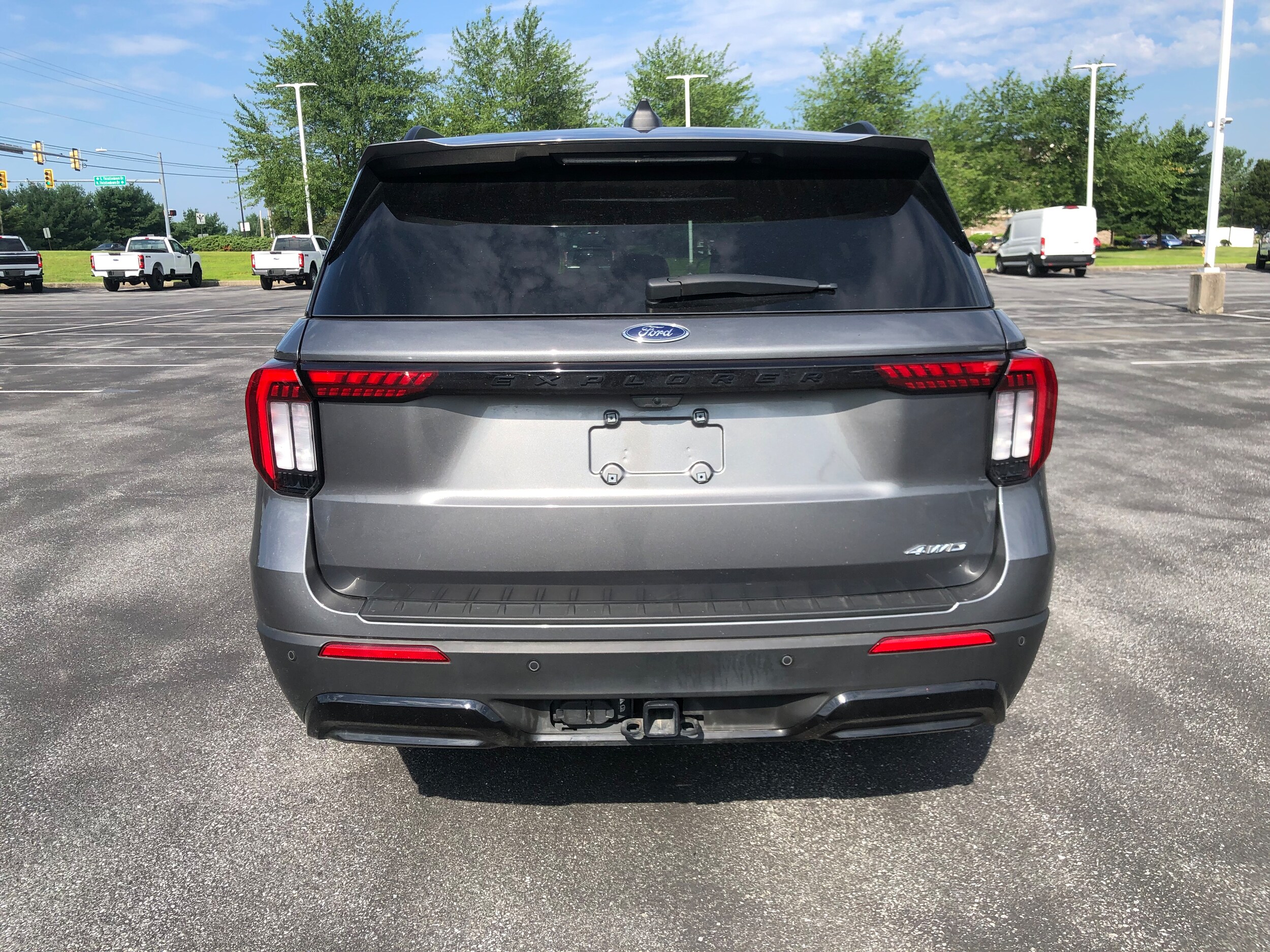 2025 Ford Explorer ST-Line photo 3