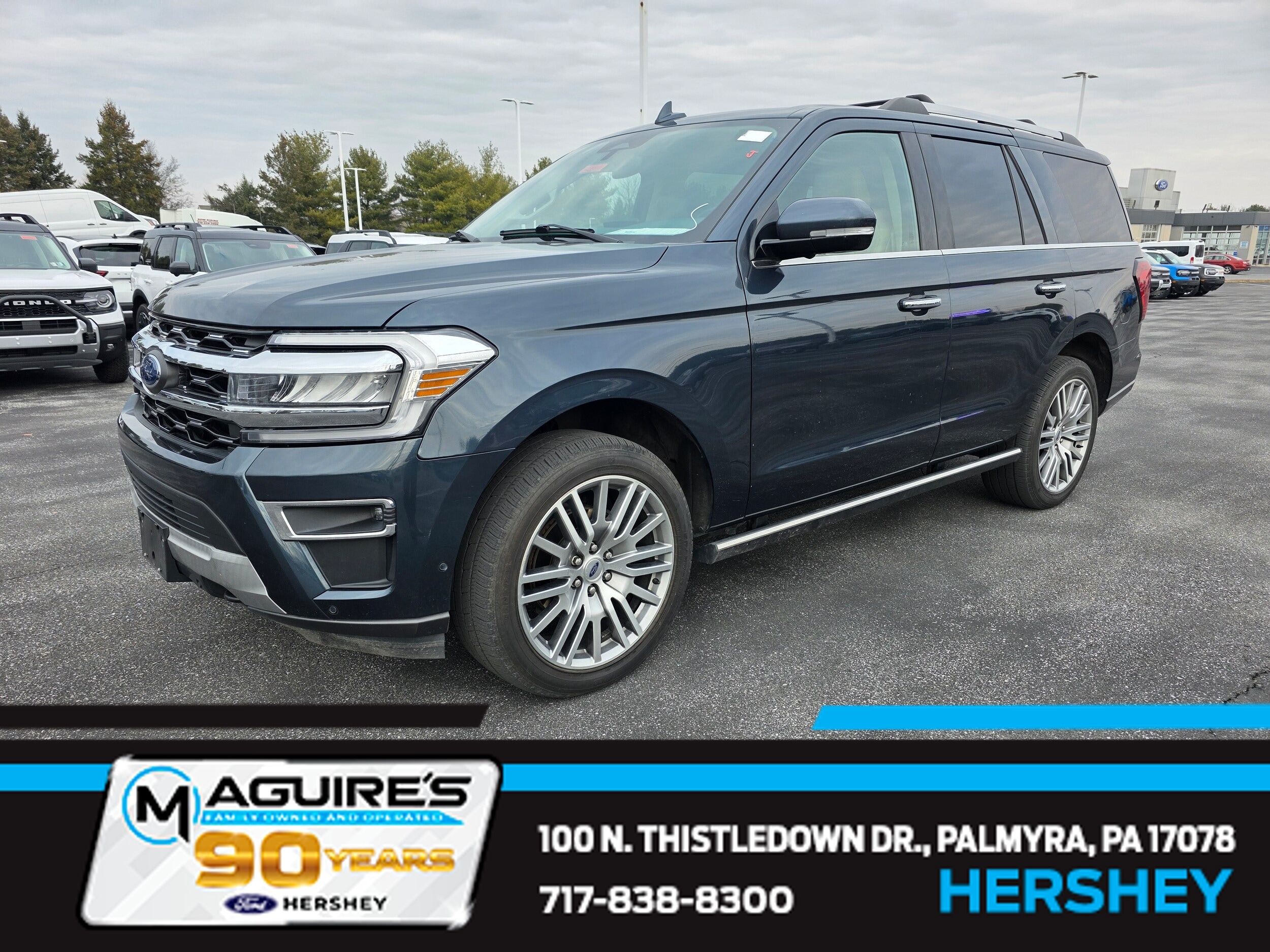 2022 Ford Expedition Limited's photo