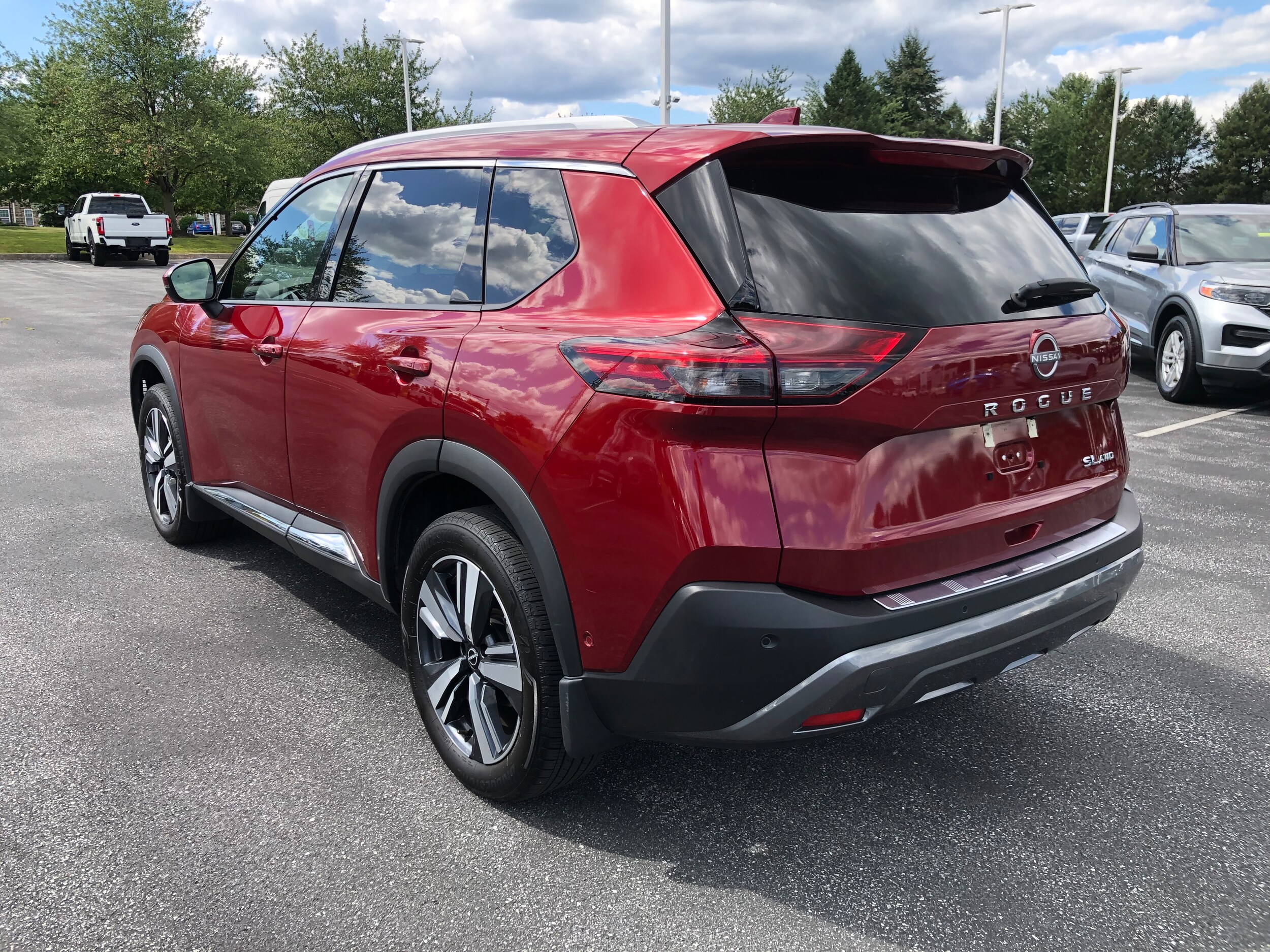 2022 Nissan Rogue SL photo 3