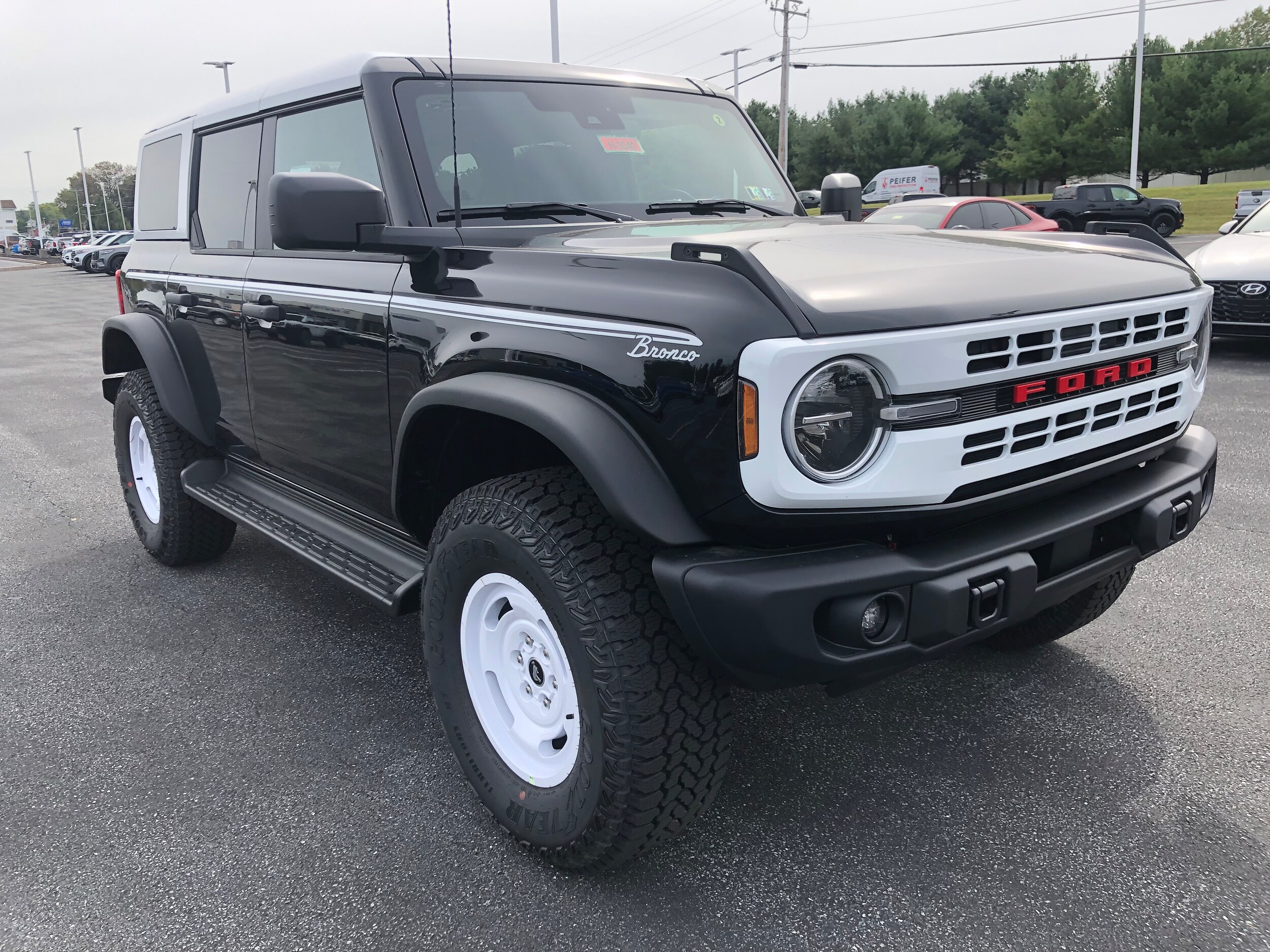 2025 Ford Bronco 4-Door Heritage Editon - Photo 7