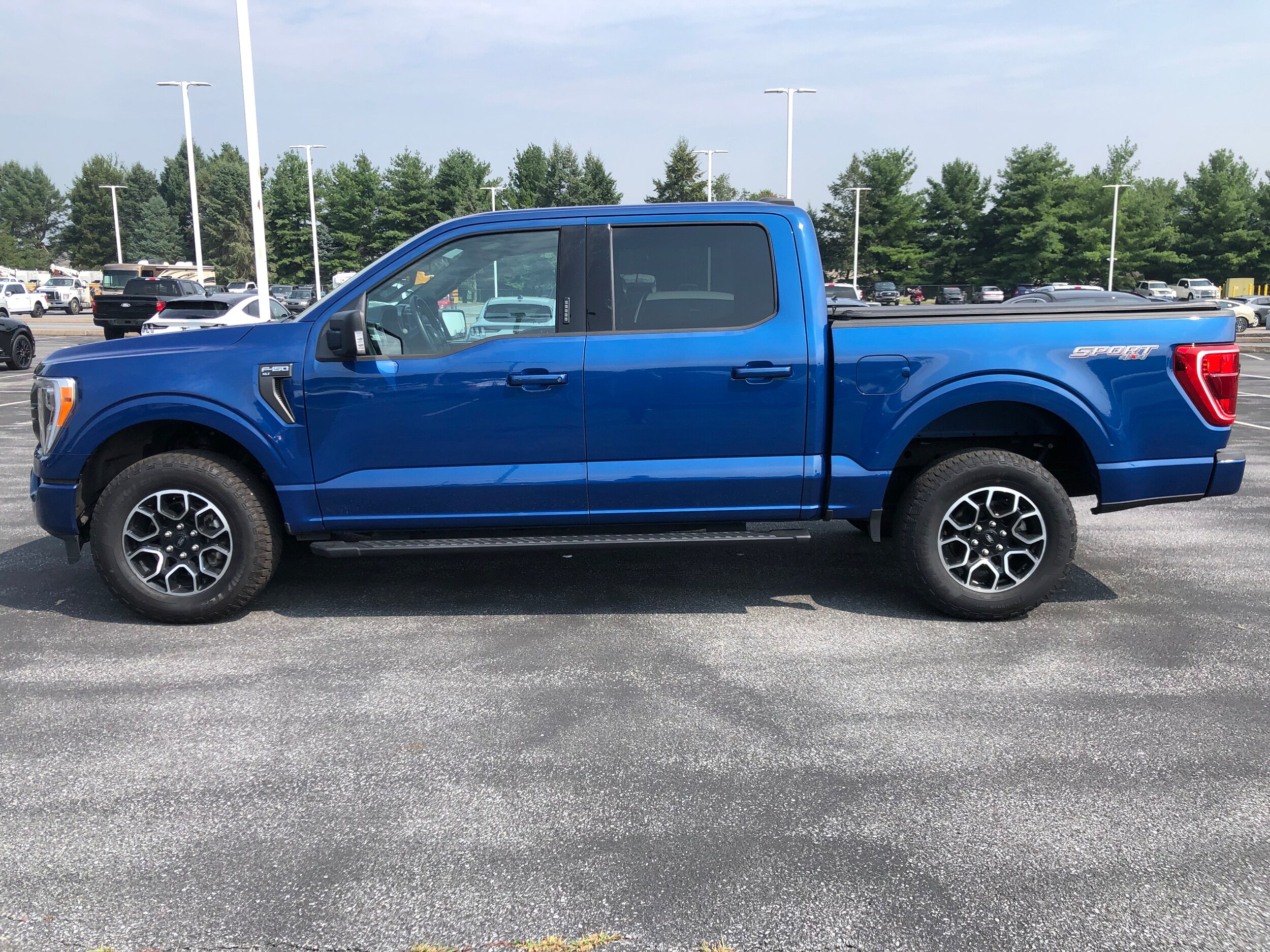 2023 Ford F-150 XLT photo 2