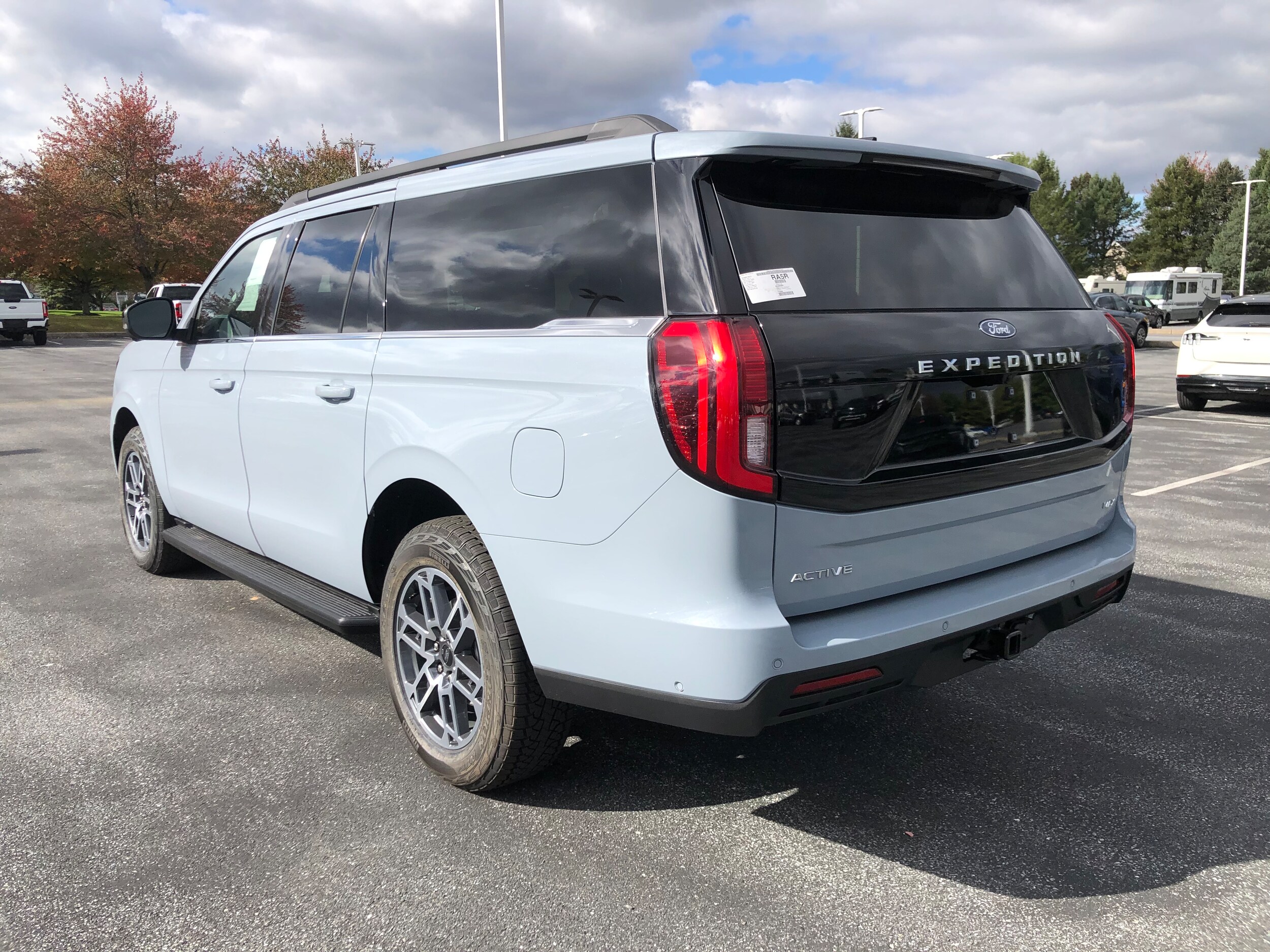 2025 Ford Expedition MAX photo 2