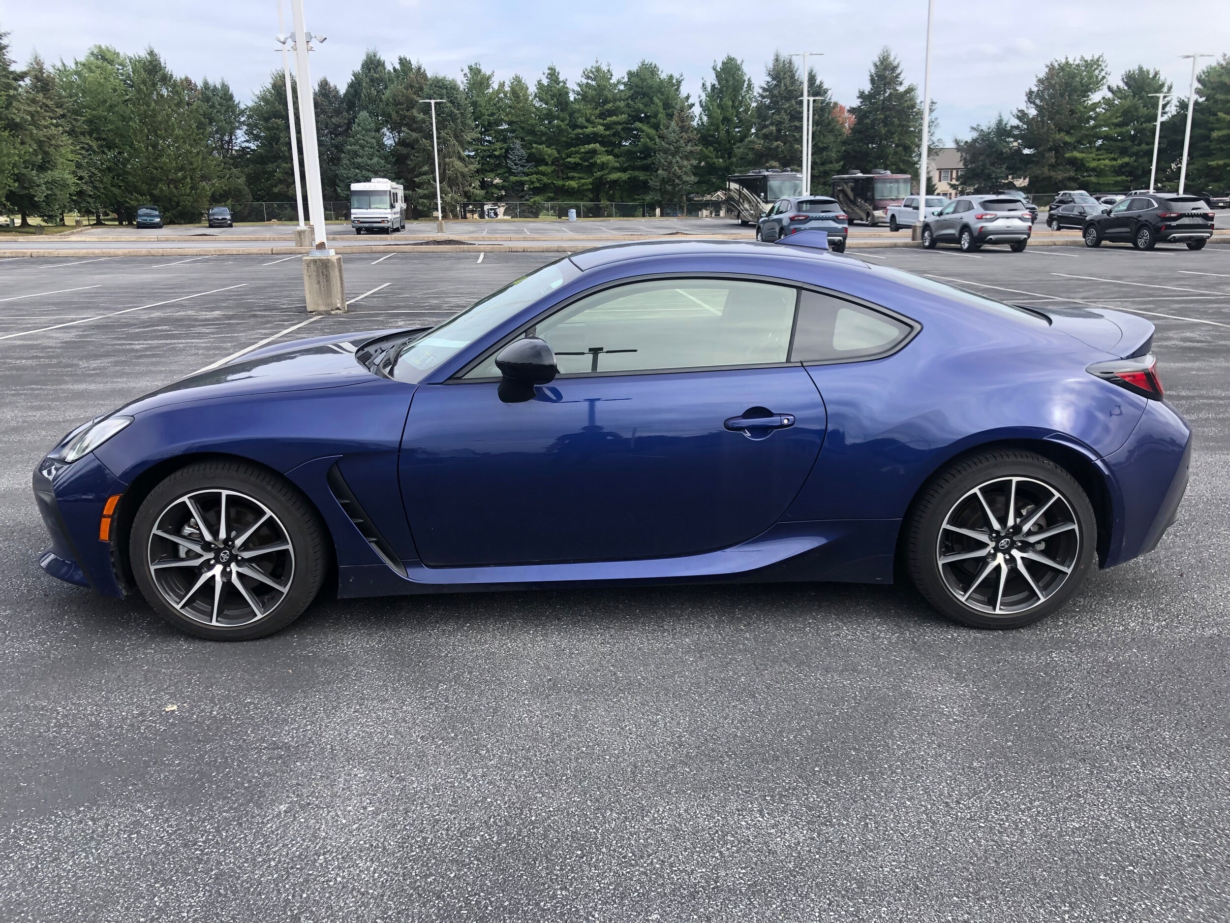 2023 Toyota GR86 Base photo 2