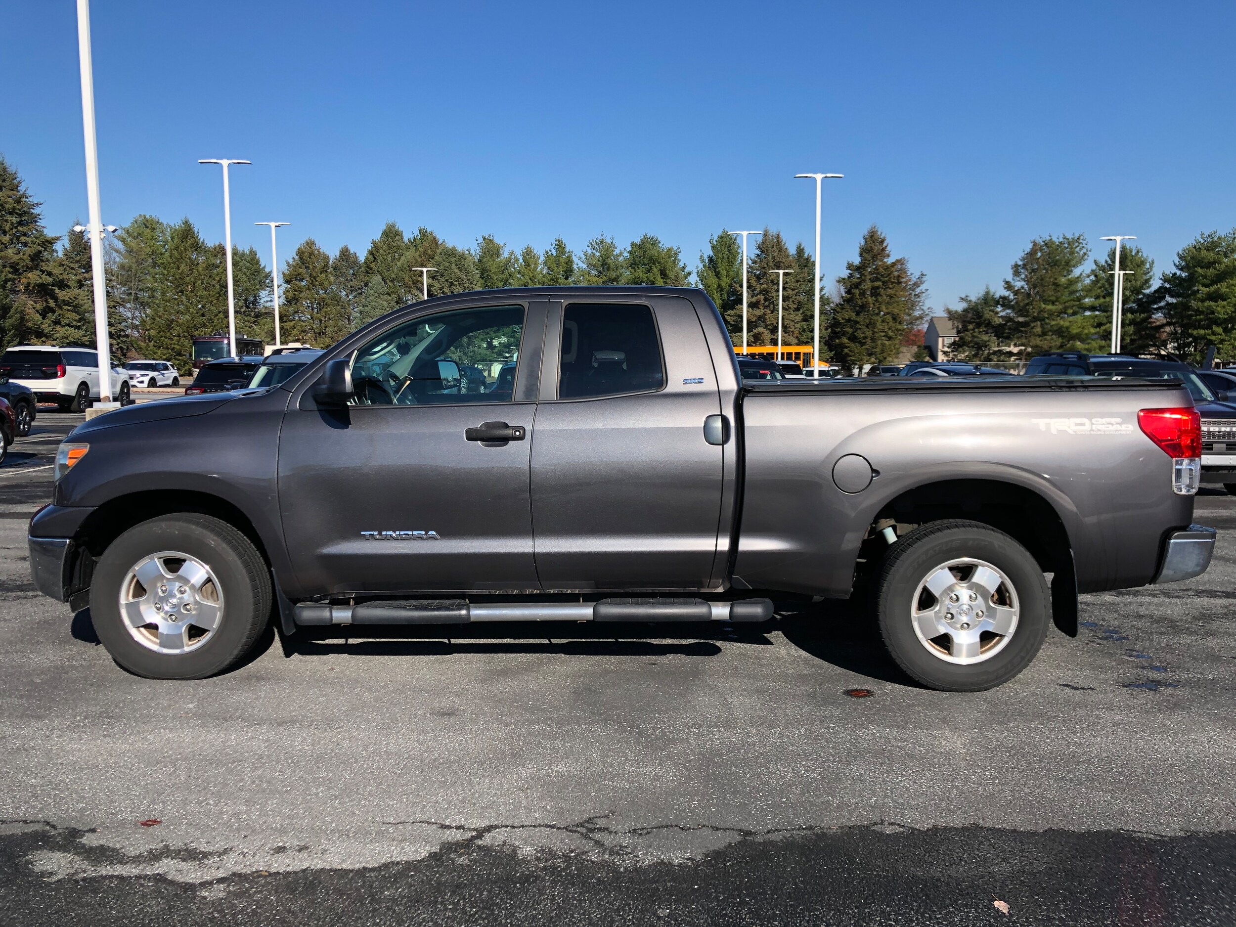 2011 Toyota Tundra Grade photo 2