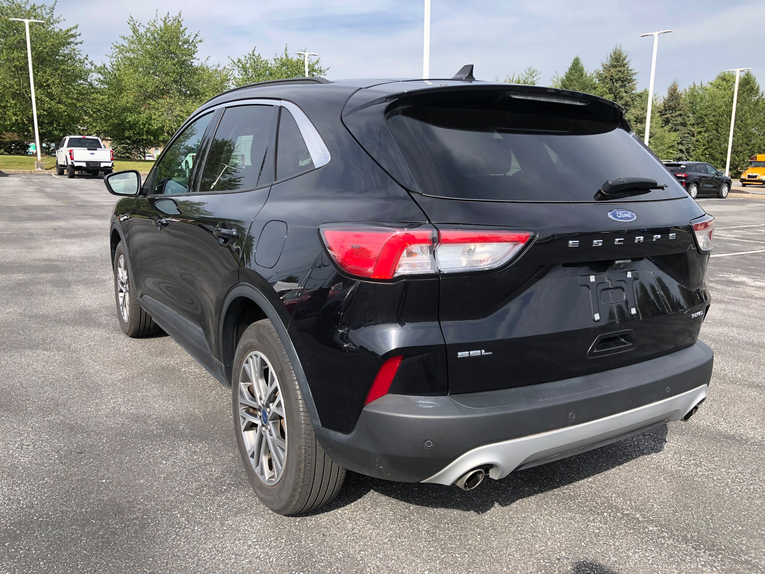 2022 Ford Escape SEL photo 2