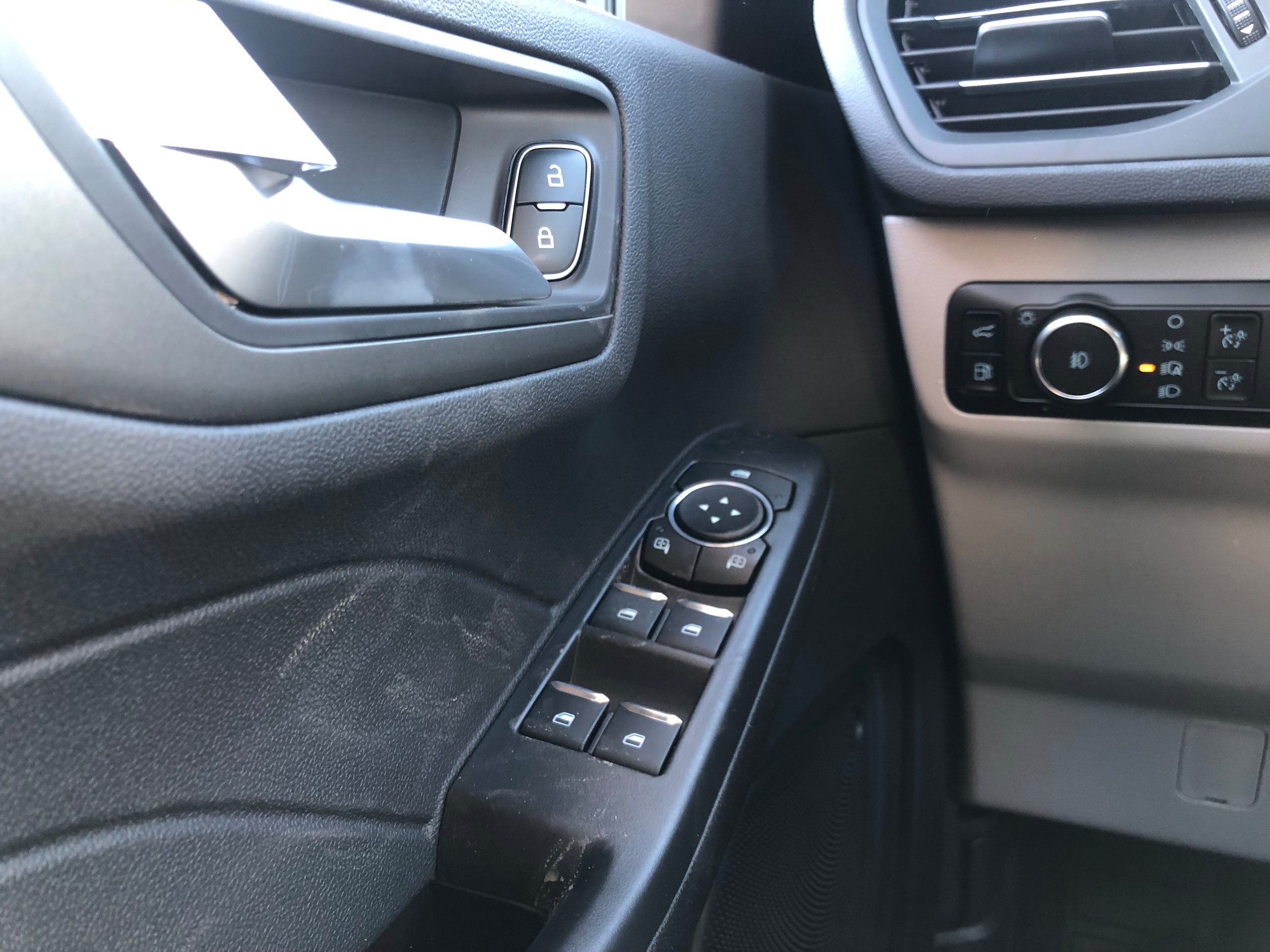 2025 Ford Escape Plug-in hybrid PHEV - Photo 18