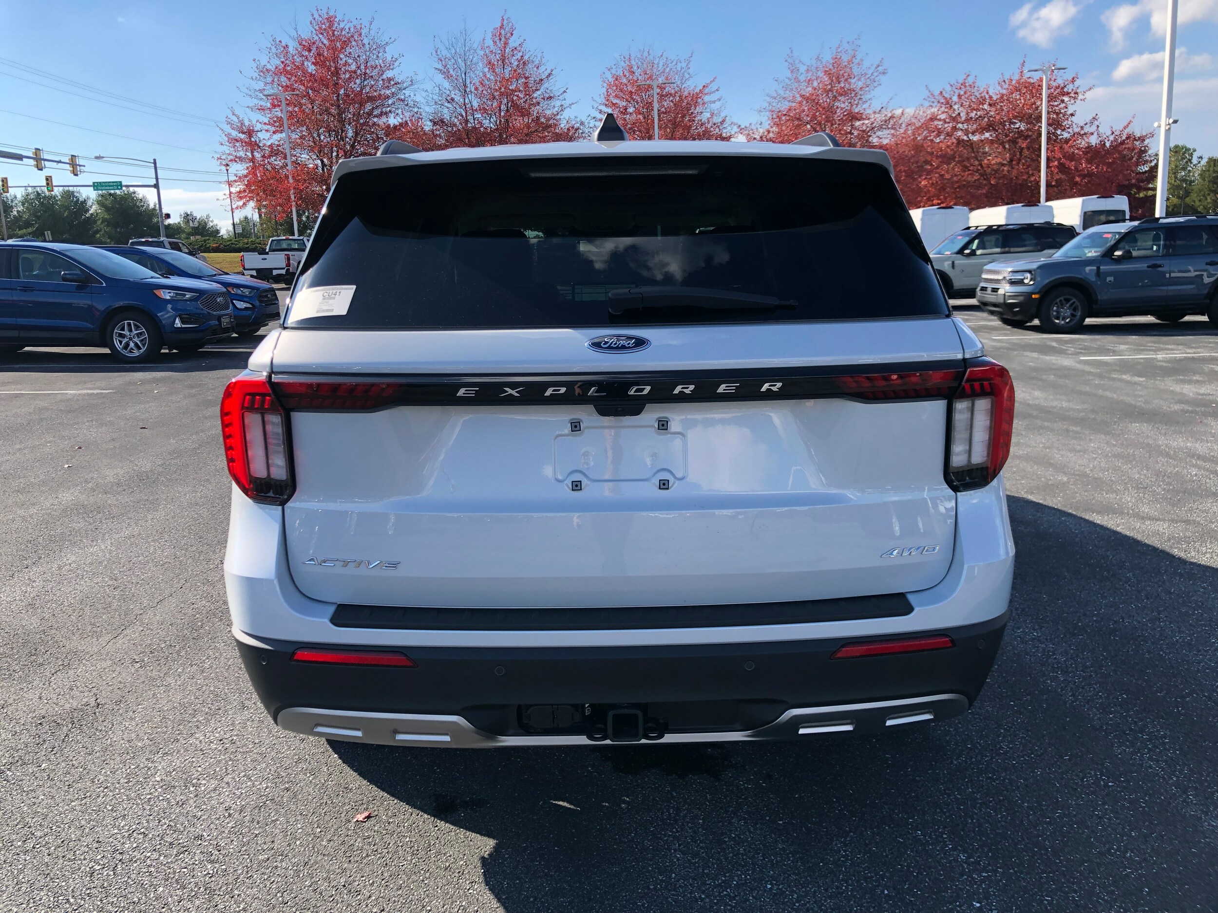 2026 Ford Explorer photo 3