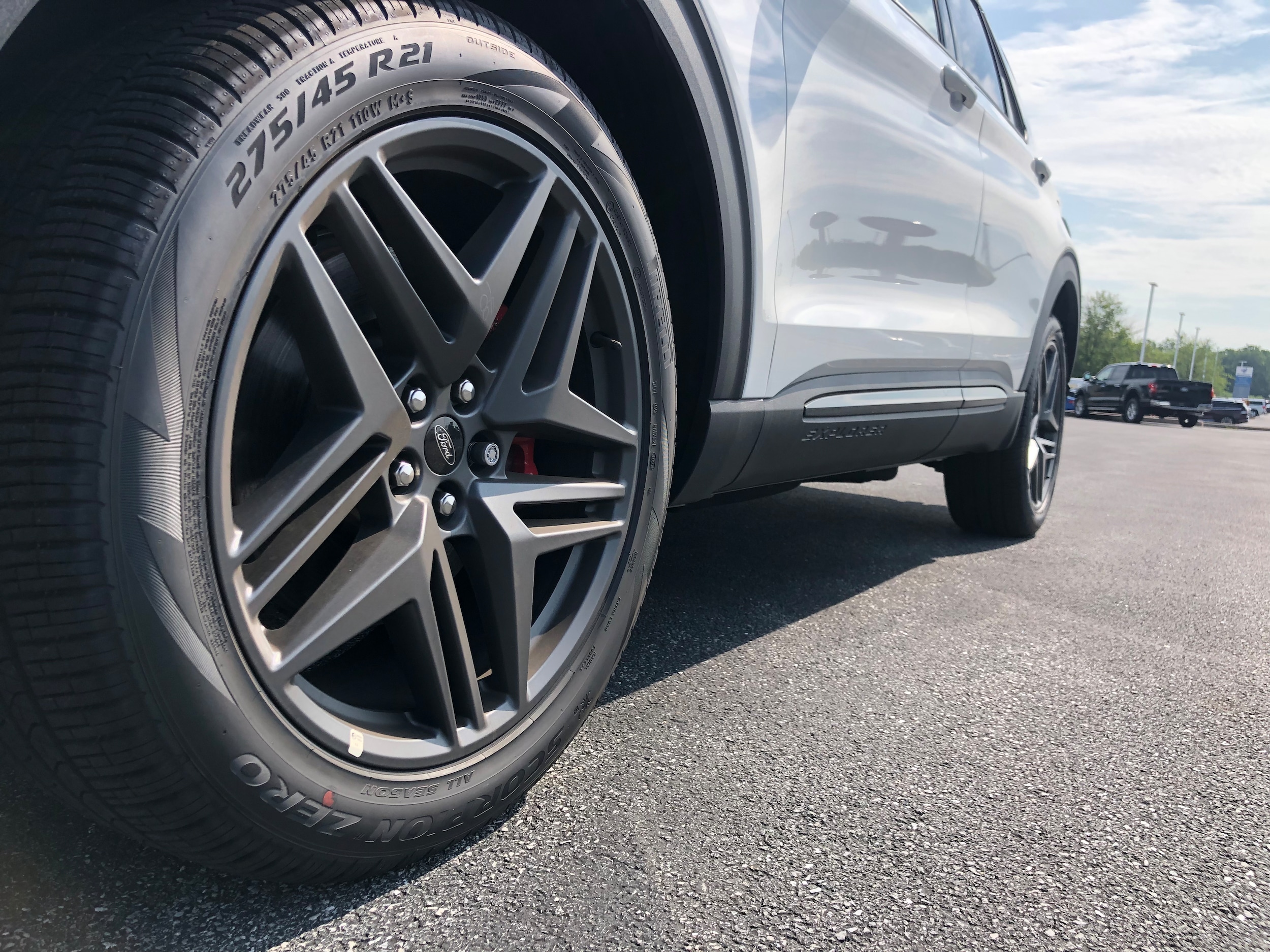 2025 Ford Explorer ST photo 3