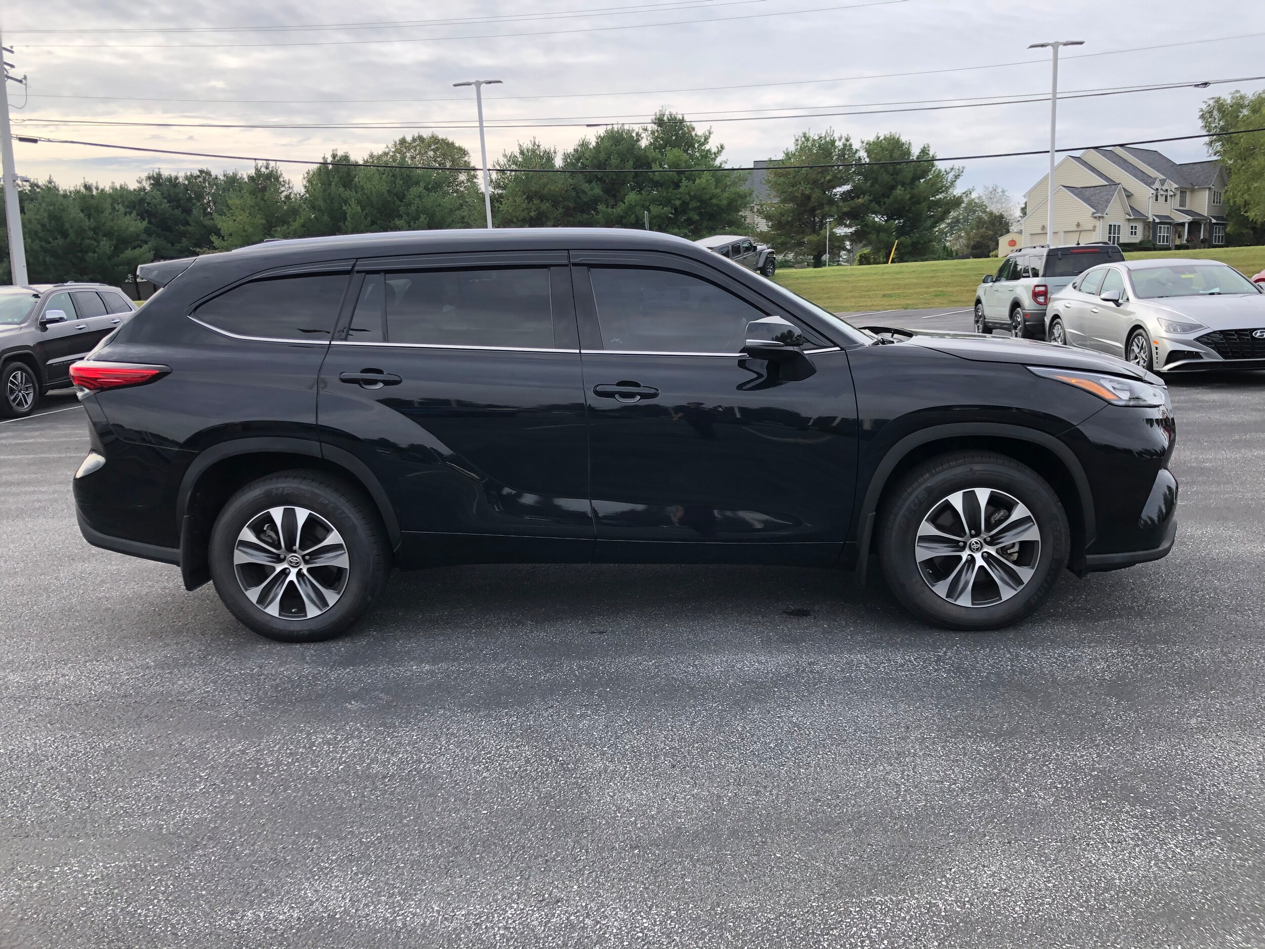 2020 Toyota Highlander XLE photo 4