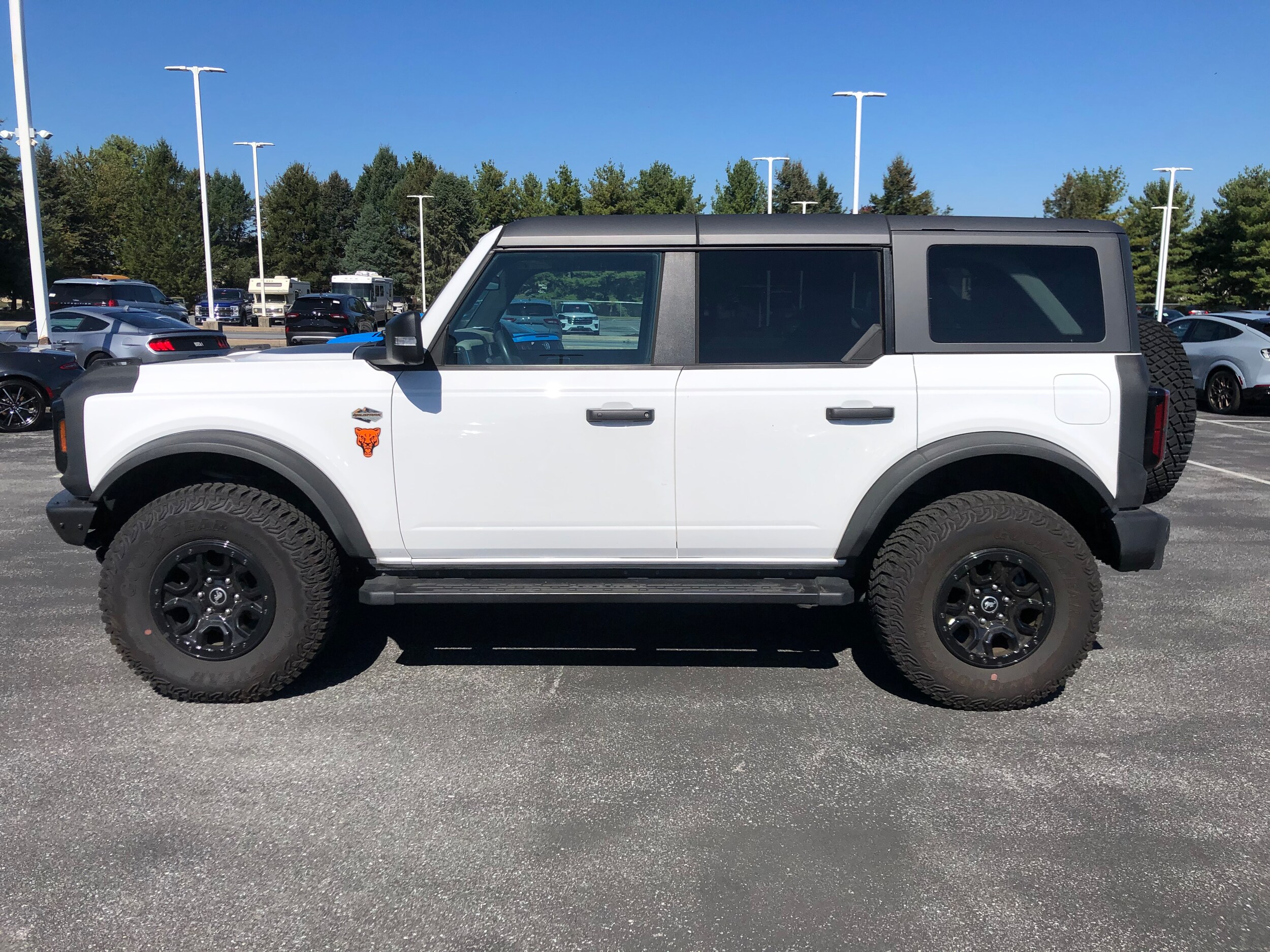 2023 Ford Bronco Wildtrak photo 2