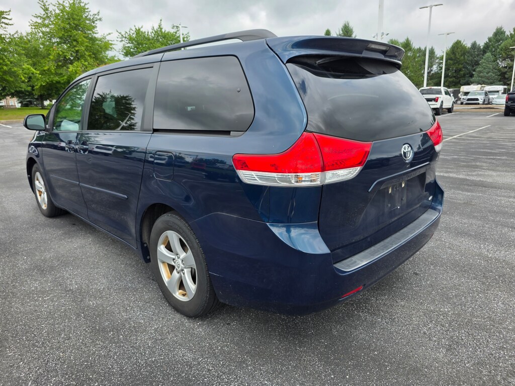 Used 2012 Toyota Sienna LE Minivan/Van