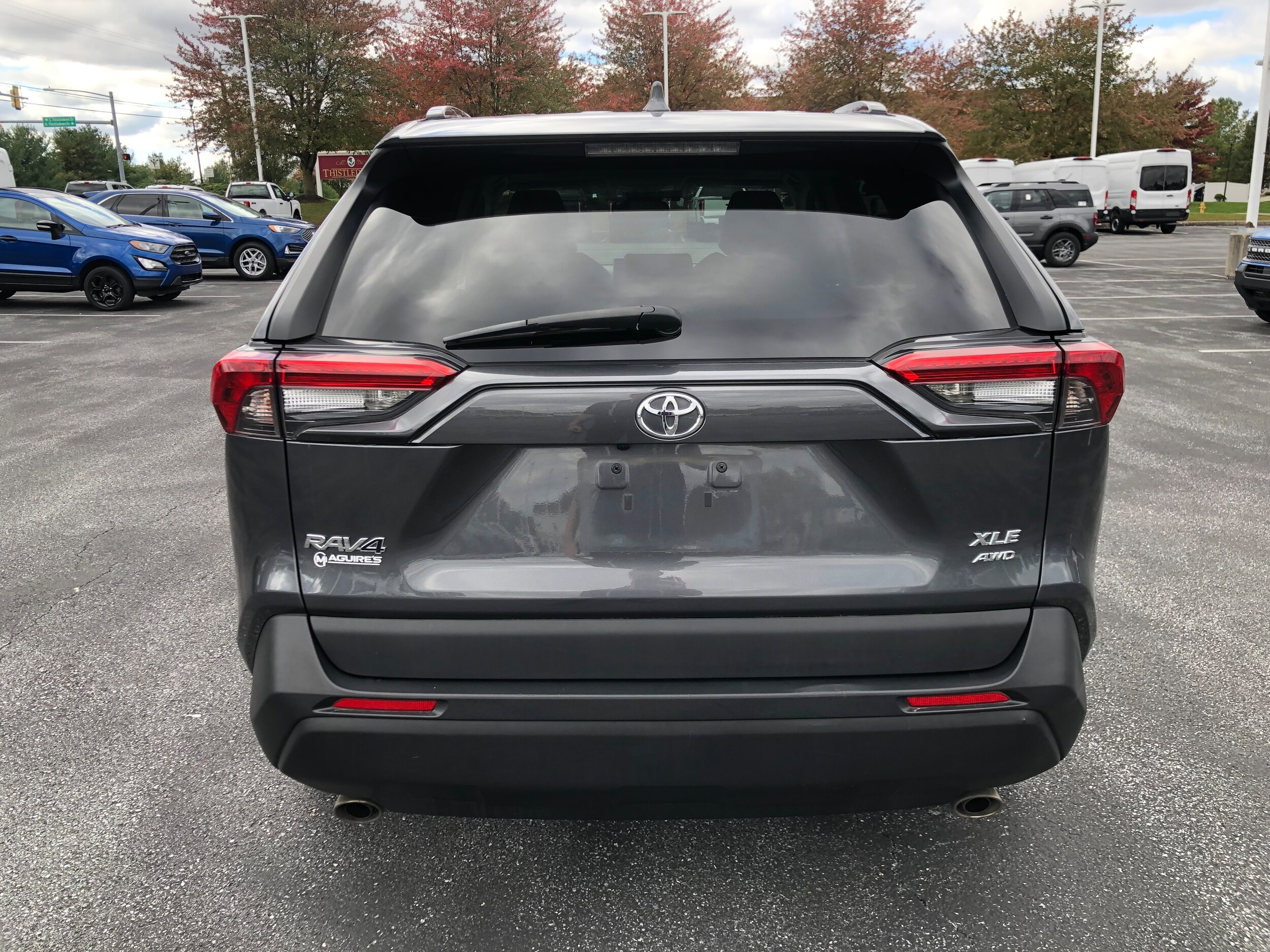 2019 Toyota RAV4 XLE Premium photo 2