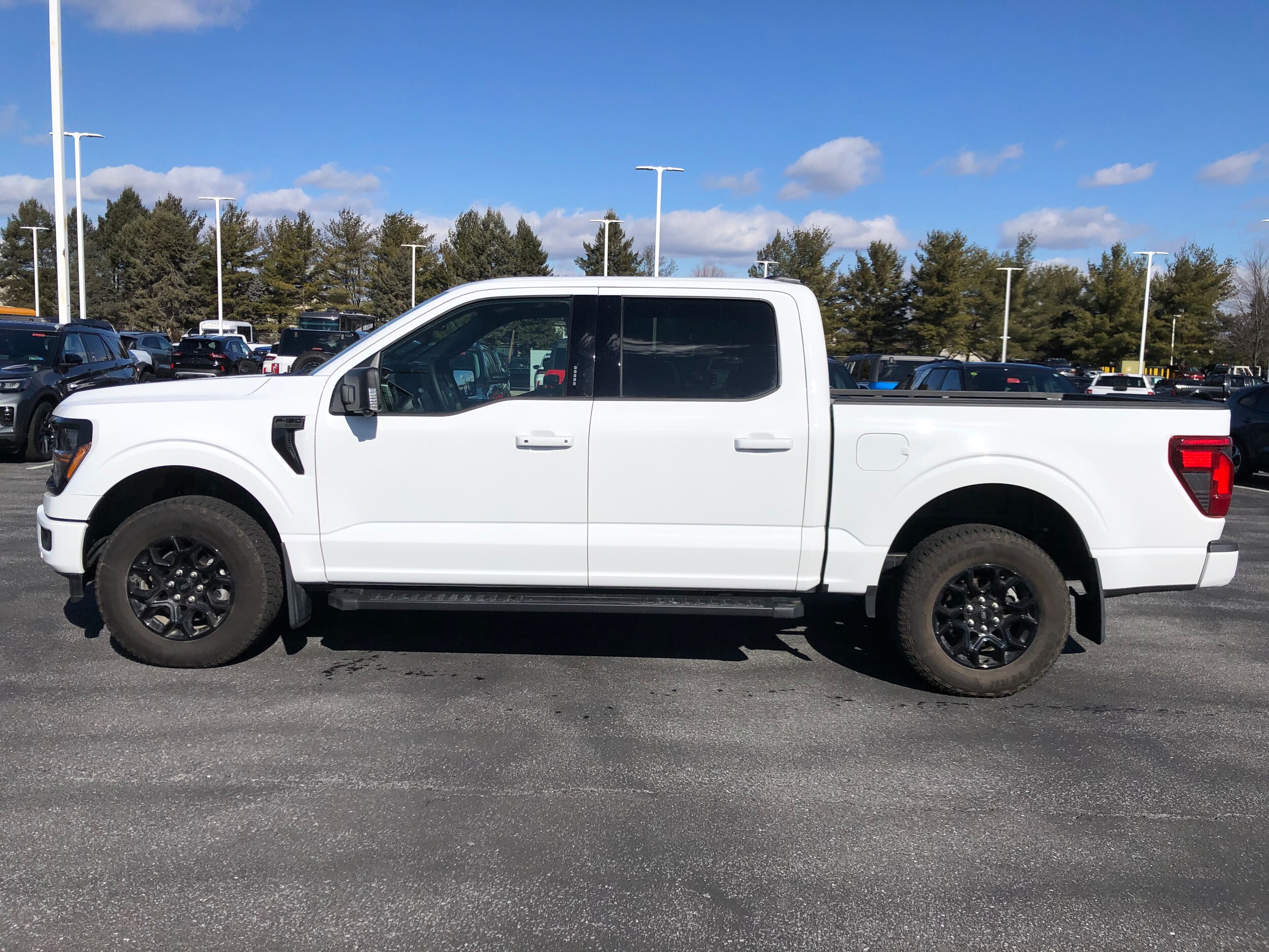 2024 Ford F-150 XLT photo 2