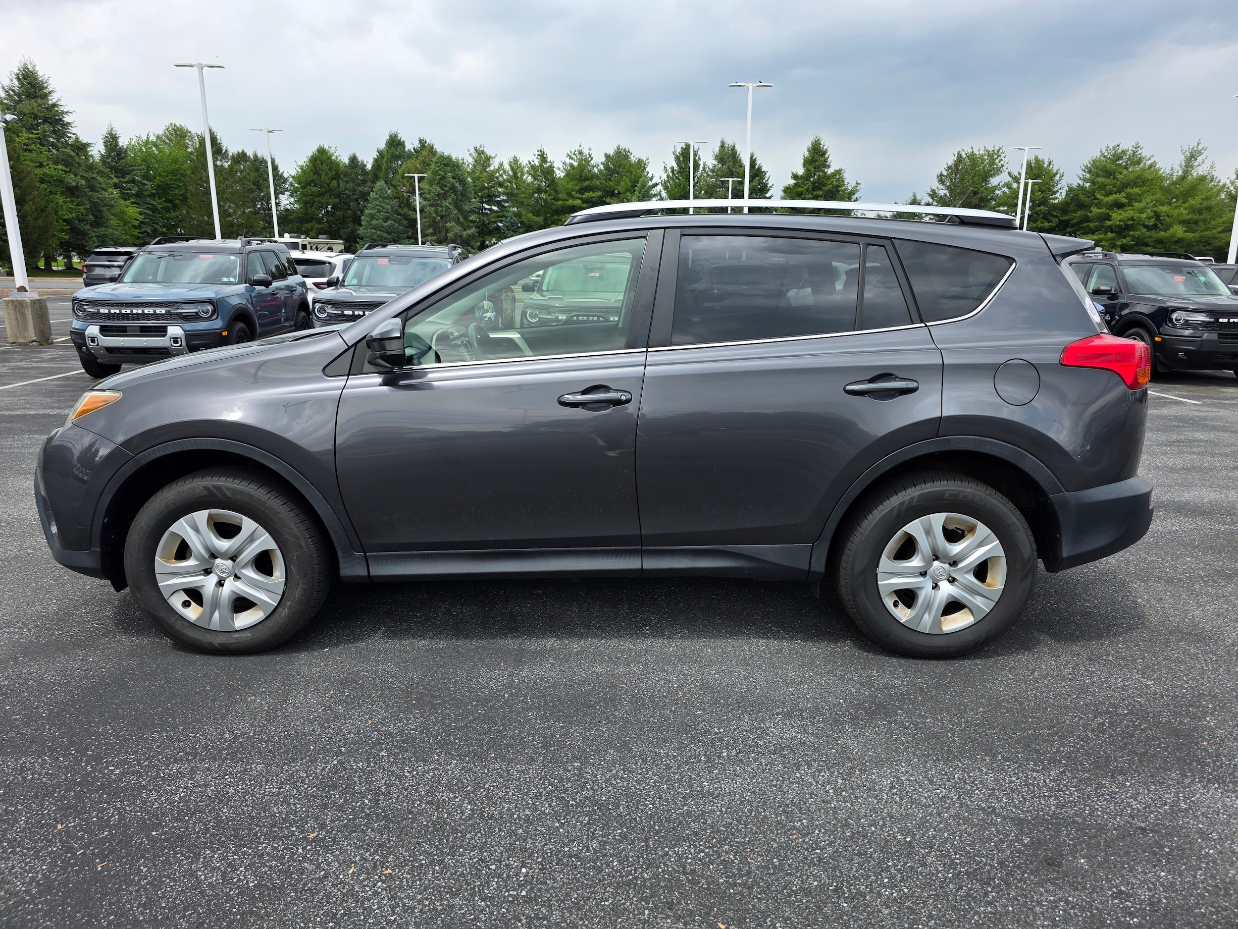 Used 2015 Toyota RAV4 LE with VIN JTMBFREV2FJ046948 for sale in Palmyra, PA