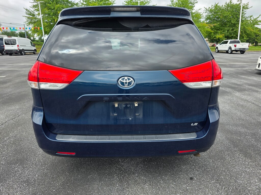 Used 2012 Toyota Sienna LE Minivan/Van