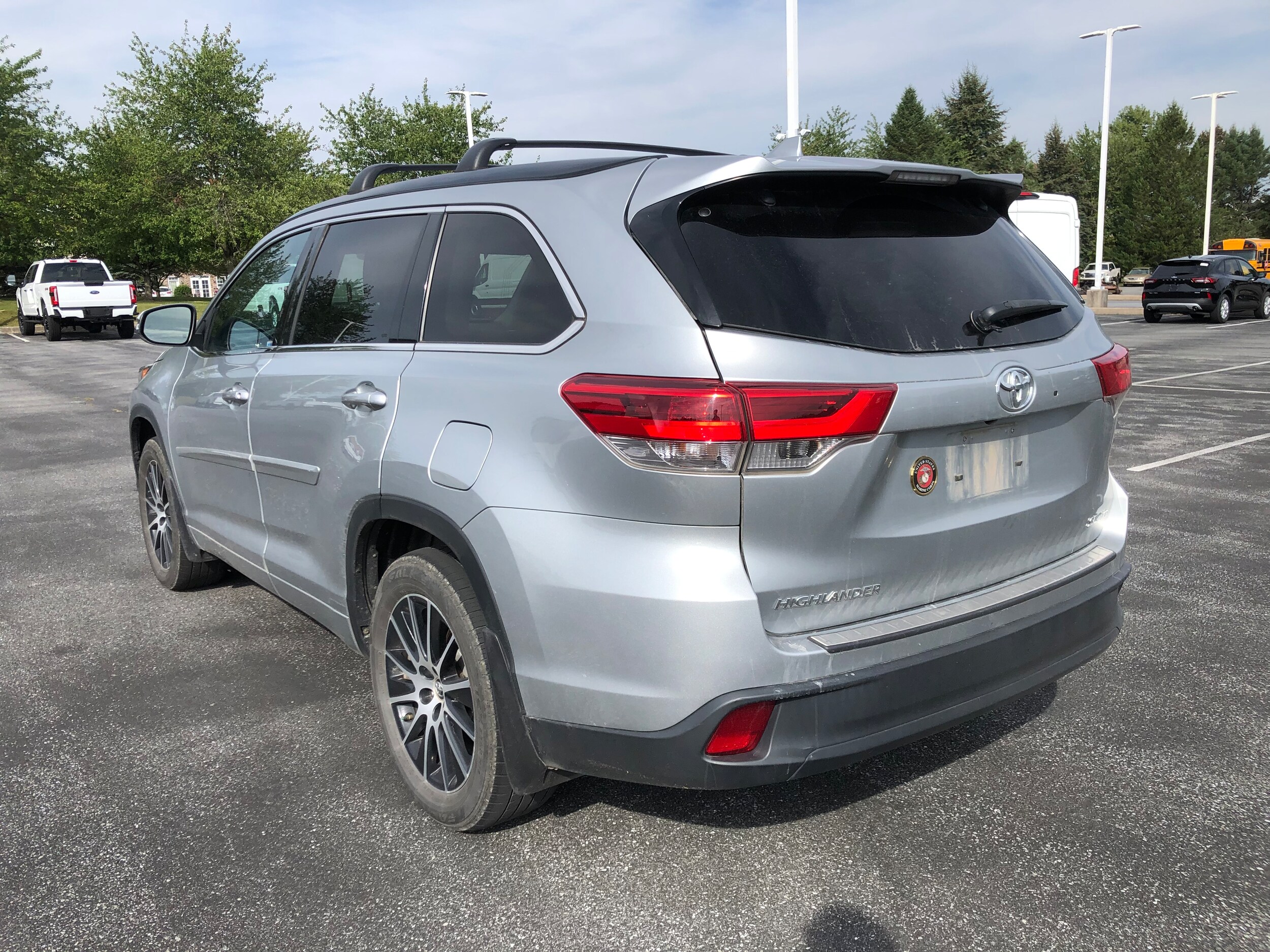 2017 Toyota Highlander SE photo 3
