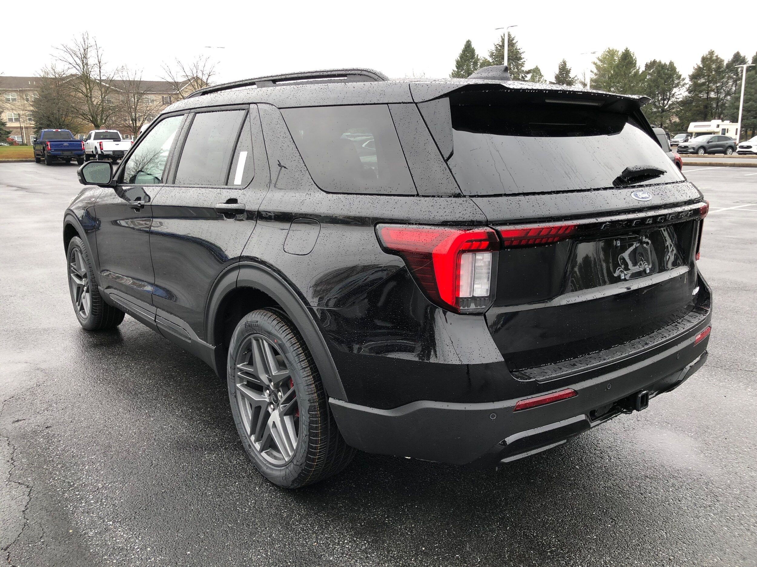 2026 Ford Explorer ST-Line photo 3