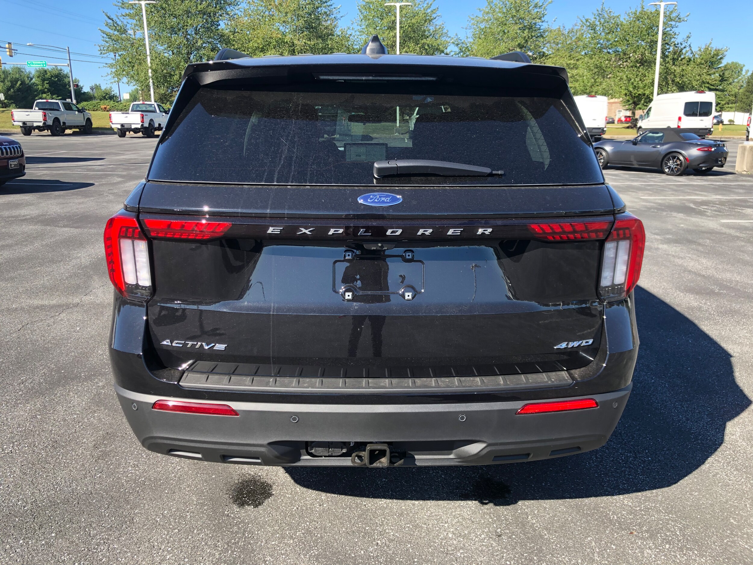 2025 Ford Explorer photo 4