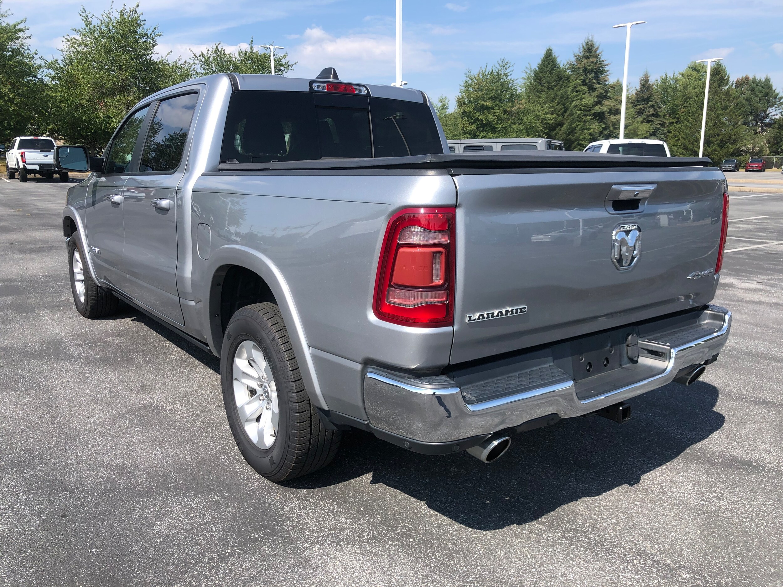 2019 Ram 1500 Laramie photo 3