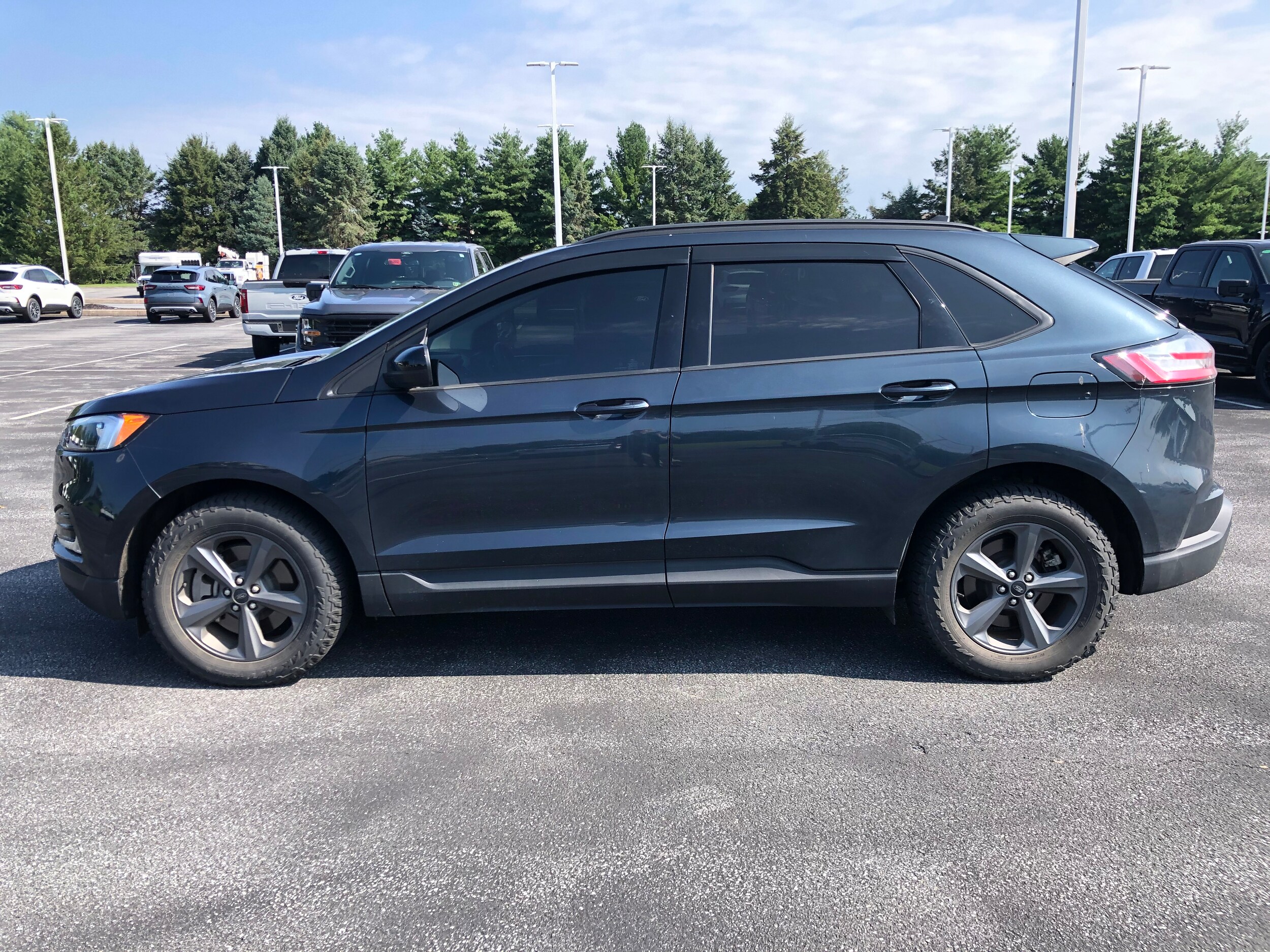 2023 Ford Edge SEL photo 2