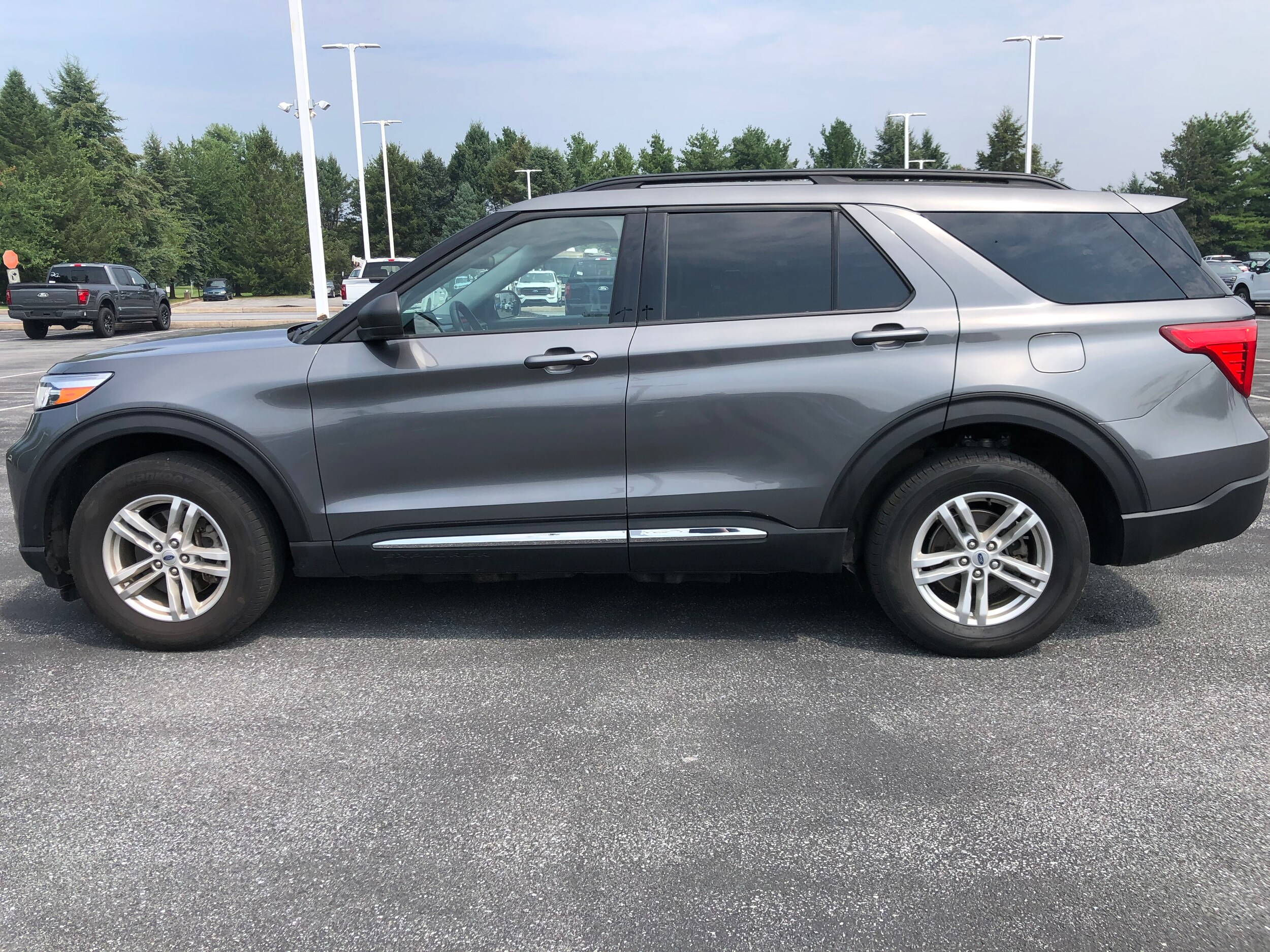 2023 Ford Explorer XLT photo 2