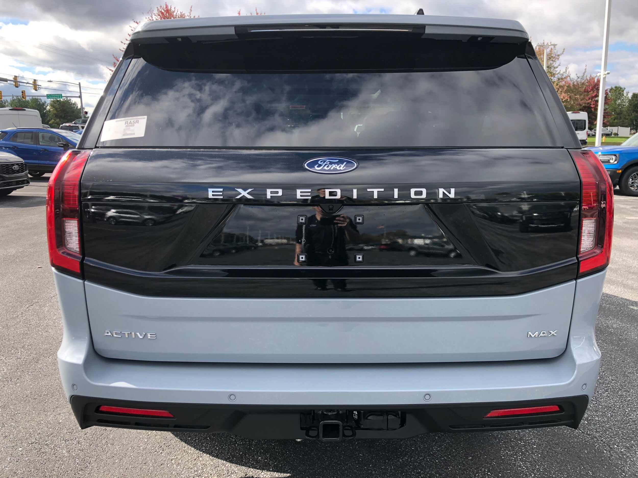 2025 Ford Expedition MAX photo 3