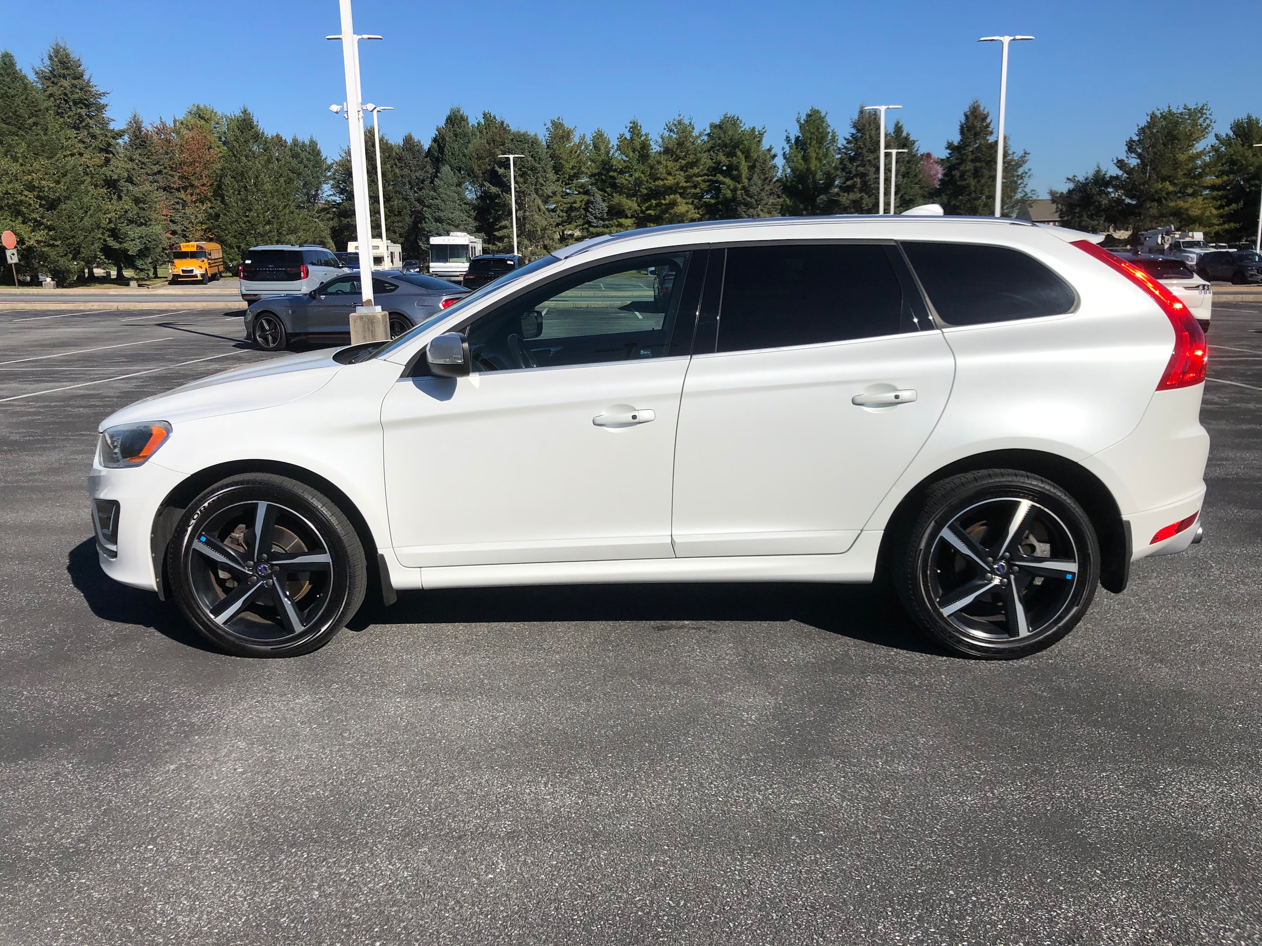 Certified 2016 Volvo XC60 T6 R-Design Platinum with VIN YV4902RS4G2811934 for sale in Palmyra, PA