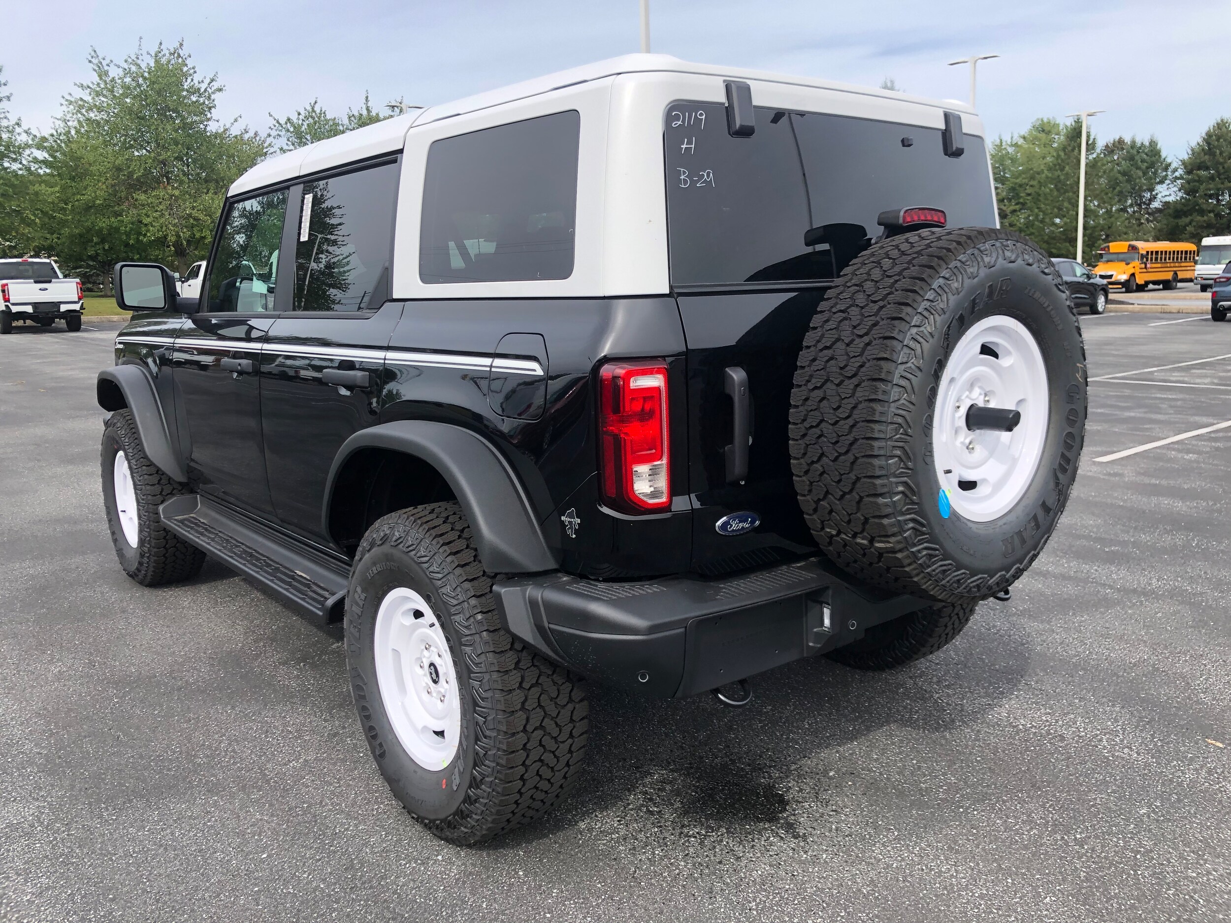 2025 Ford Bronco Heritage First Edition photo 3