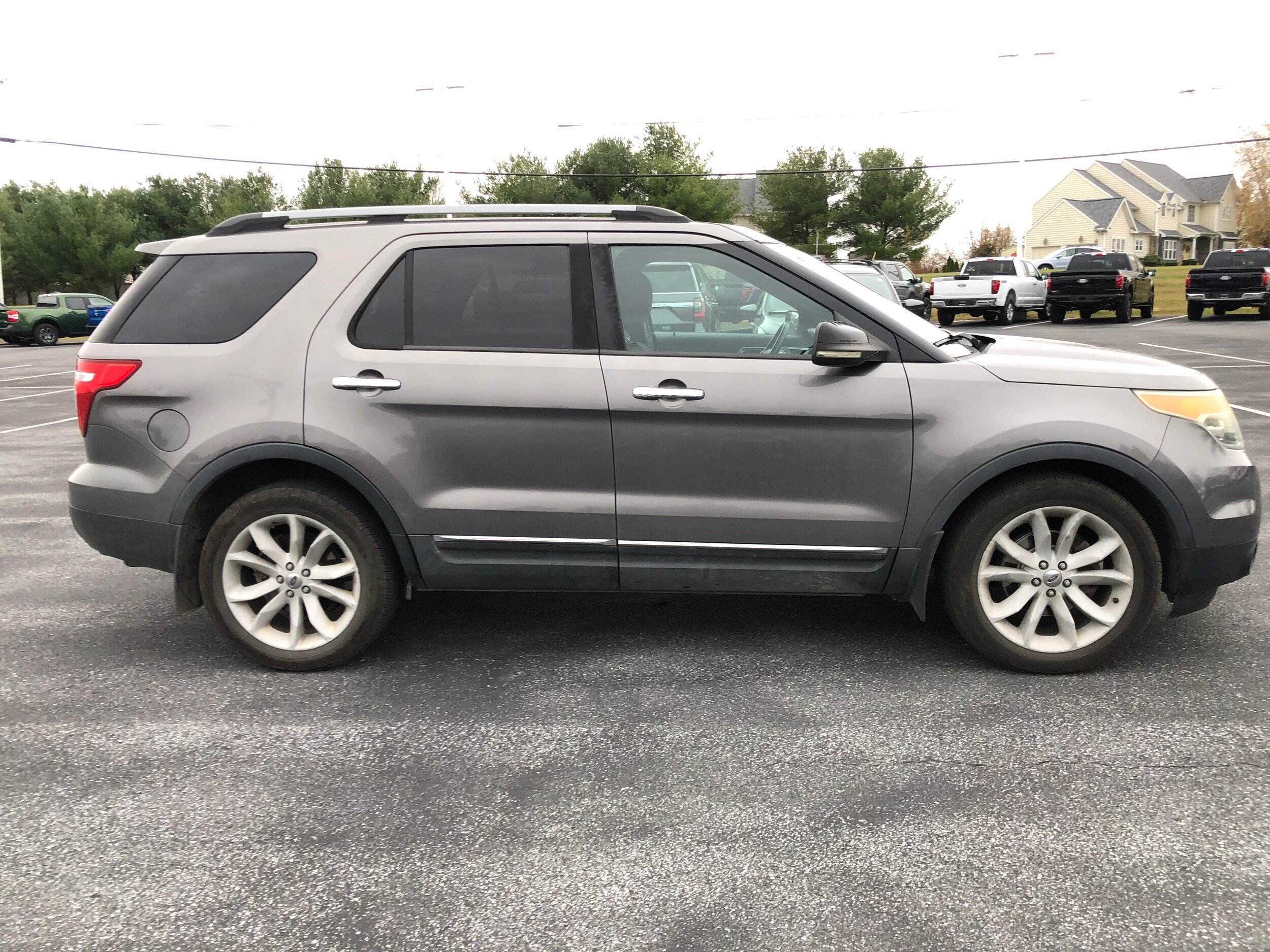 2011 Ford Explorer XLT photo 4