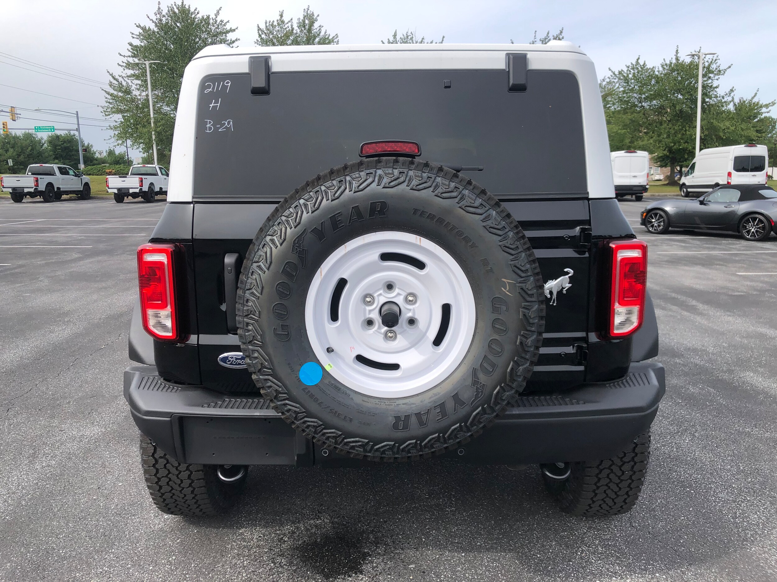 2025 Ford Bronco Heritage First Edition photo 4